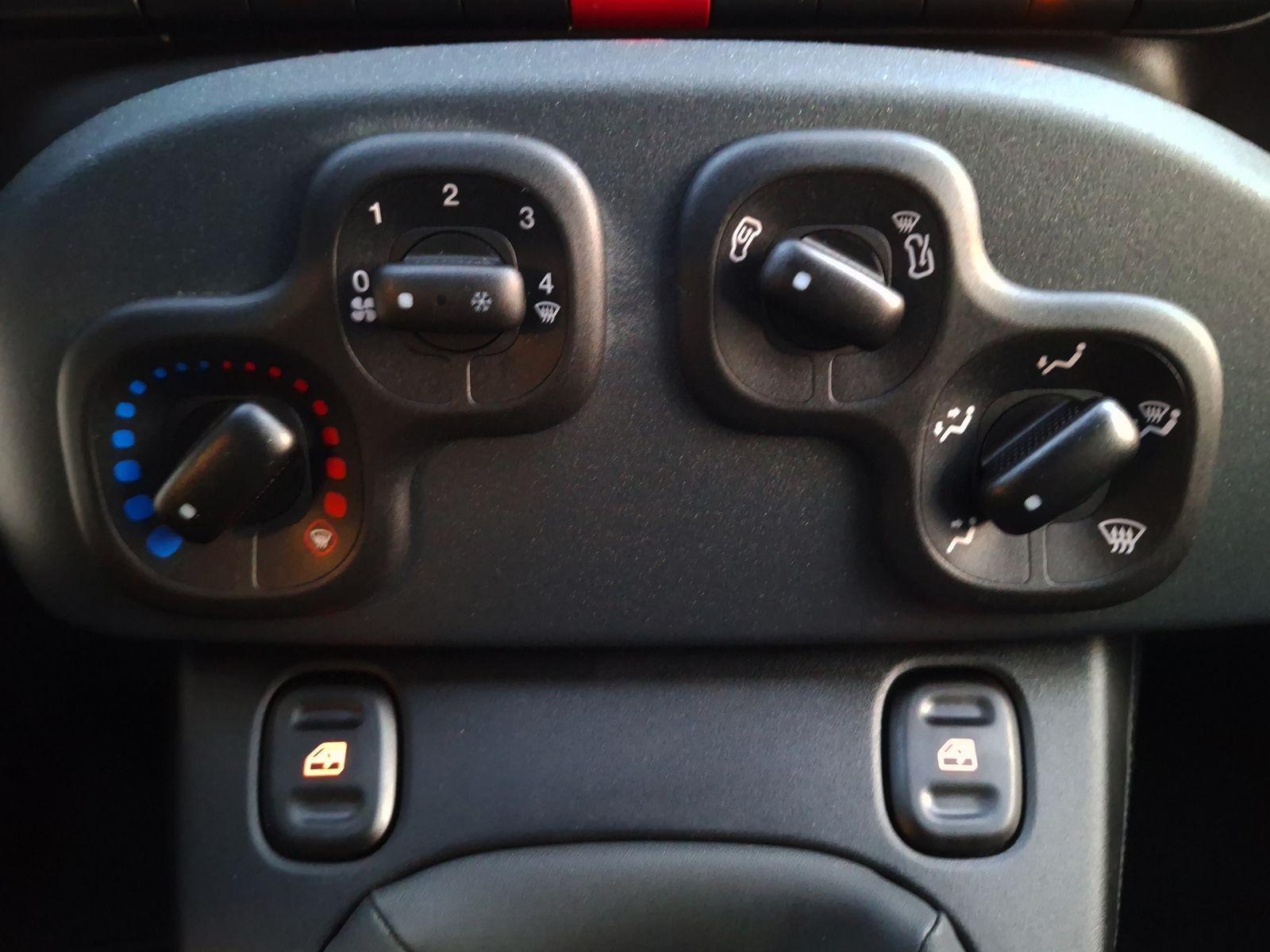 17 - Fiat Pandina 1.0 firefly hybrid 65cv pop s&s