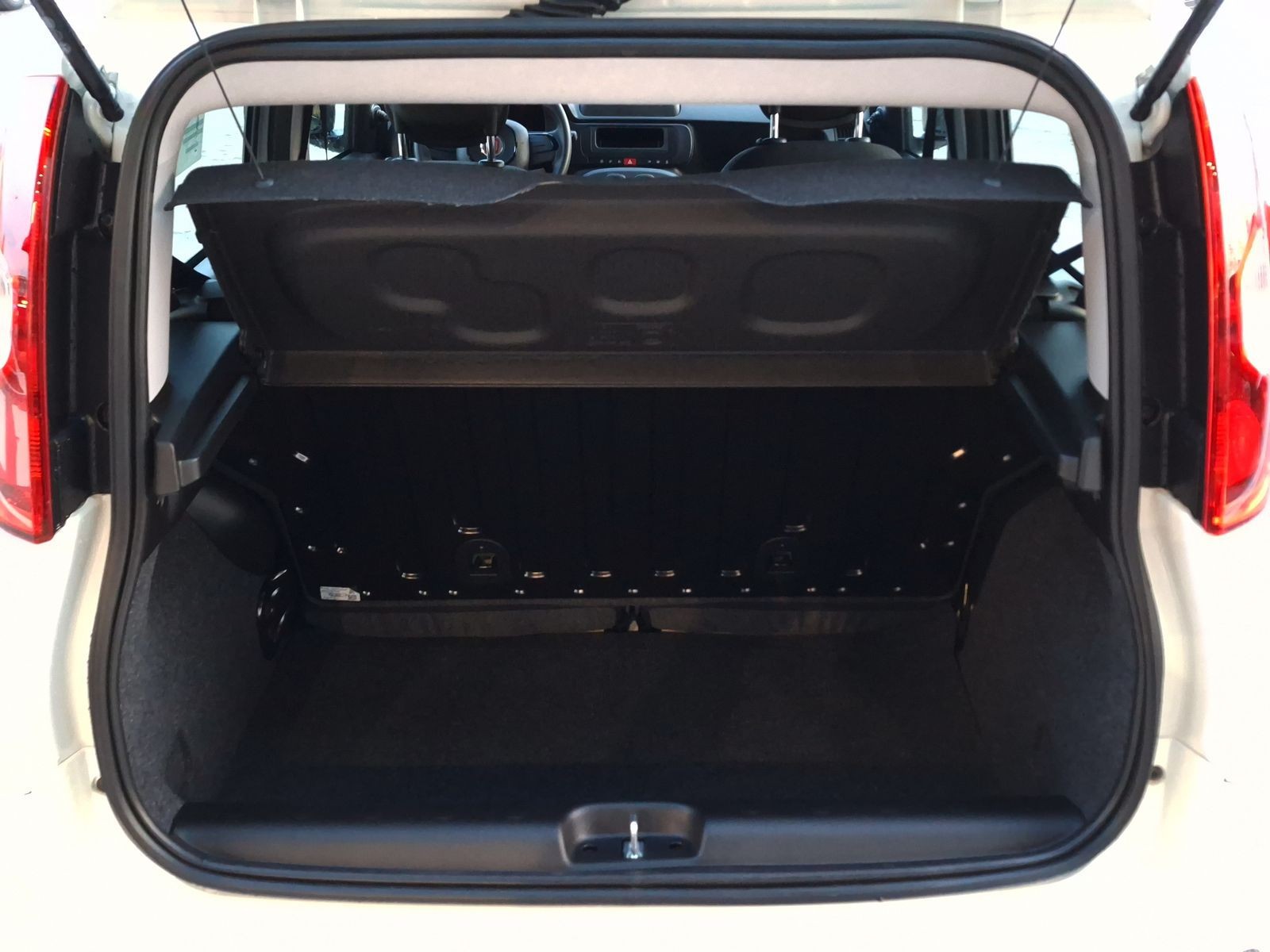 6 - Fiat Pandina 1.0 firefly hybrid 65cv pop s&s