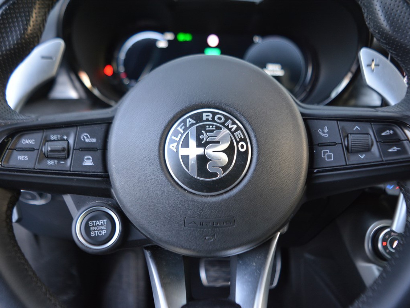 16 - Alfa Romeo Tonale 1.5 hybrid 160cv veloce tct7