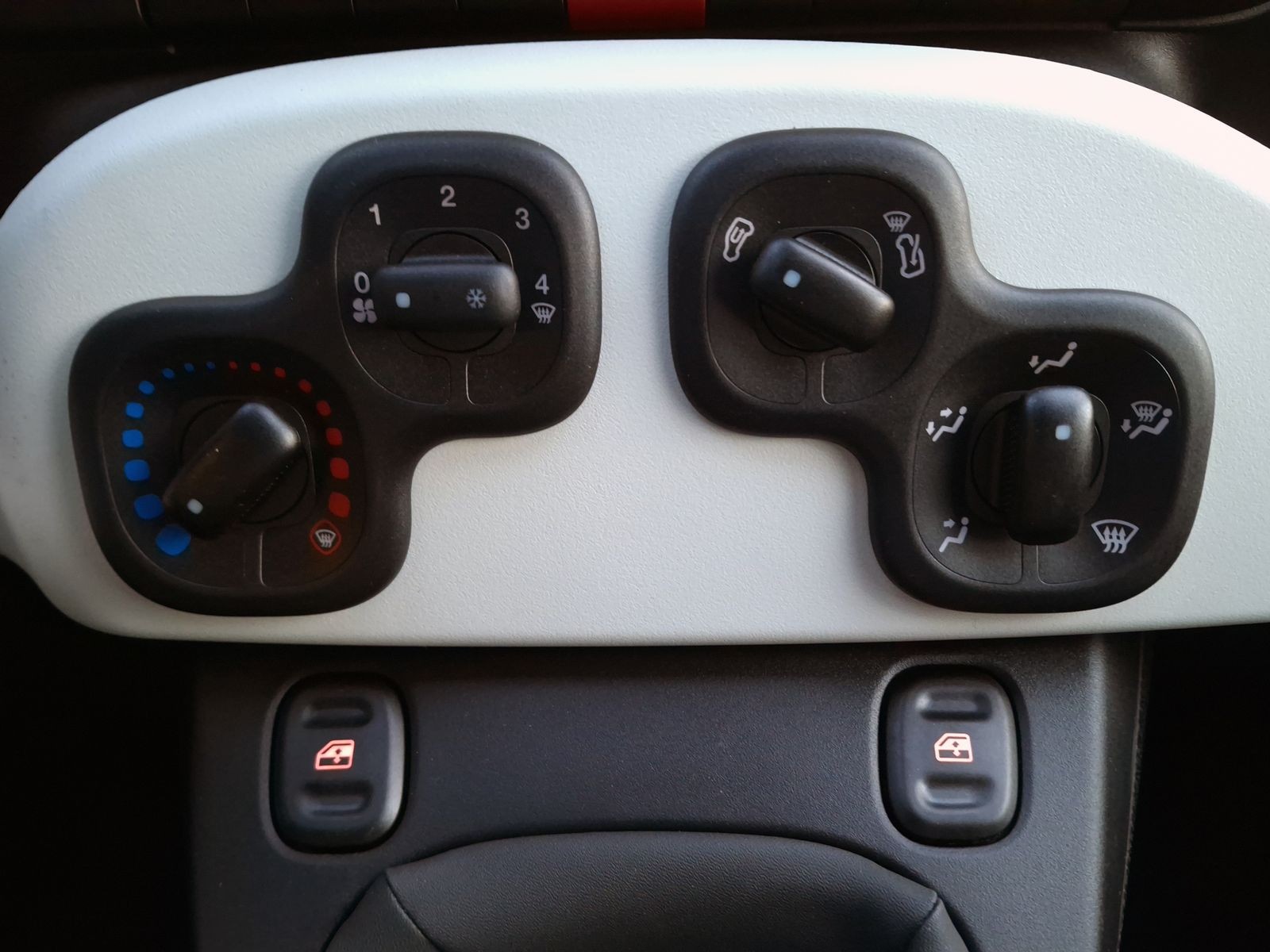 17 - Fiat Pandina cross 1.0 firefly hybrid 70cv s&s