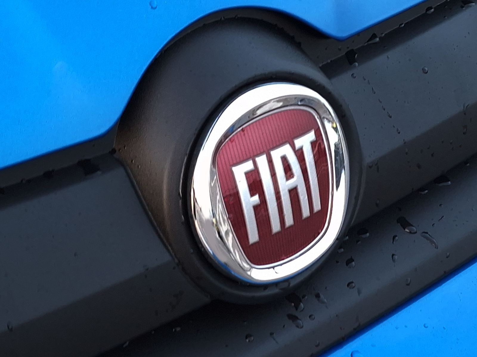 24 - Fiat Pandina cross 1.0 firefly hybrid 70cv s&s