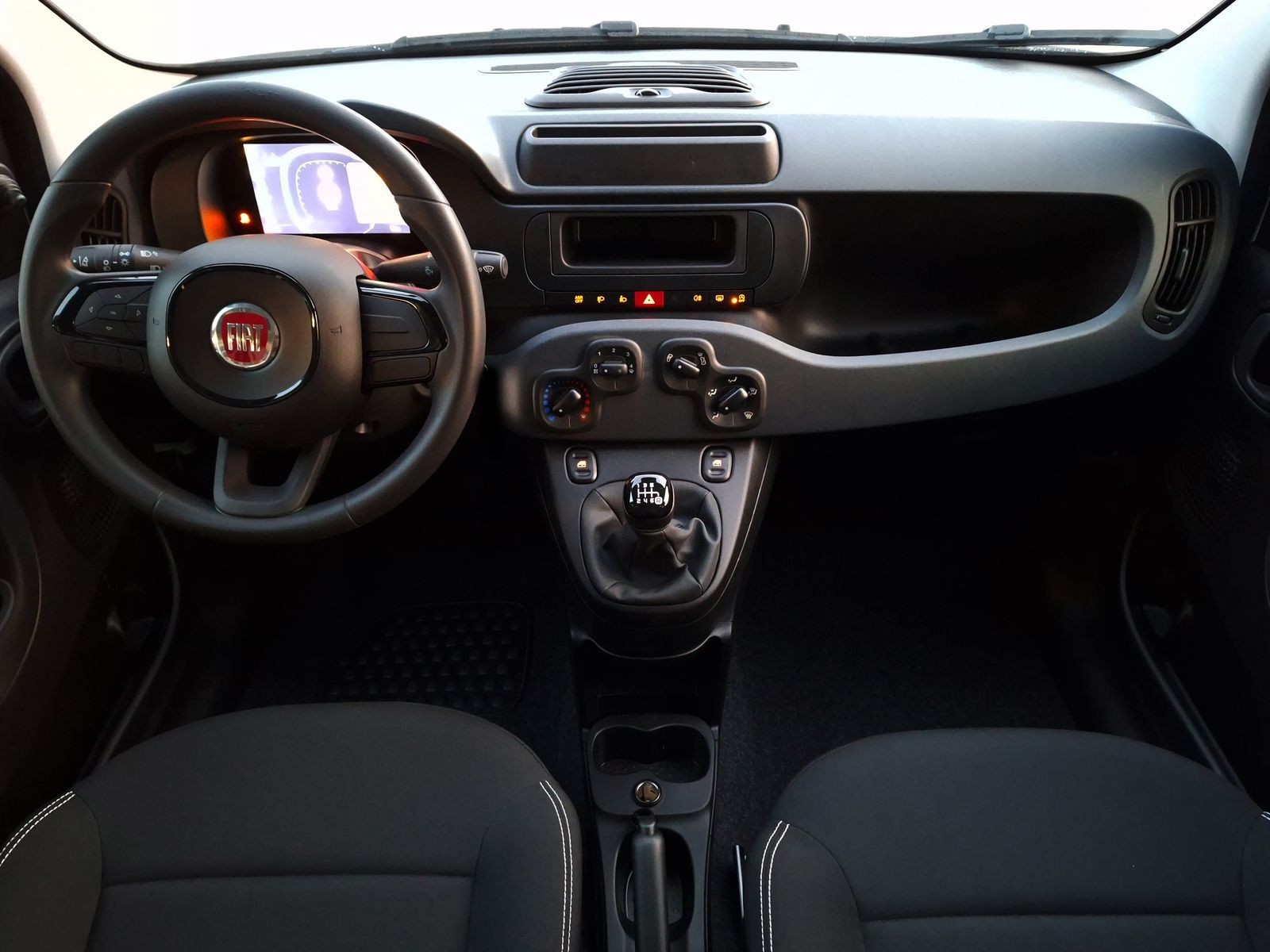 8 - Fiat Pandina 1.0 firefly hybrid 65cv pop s&s