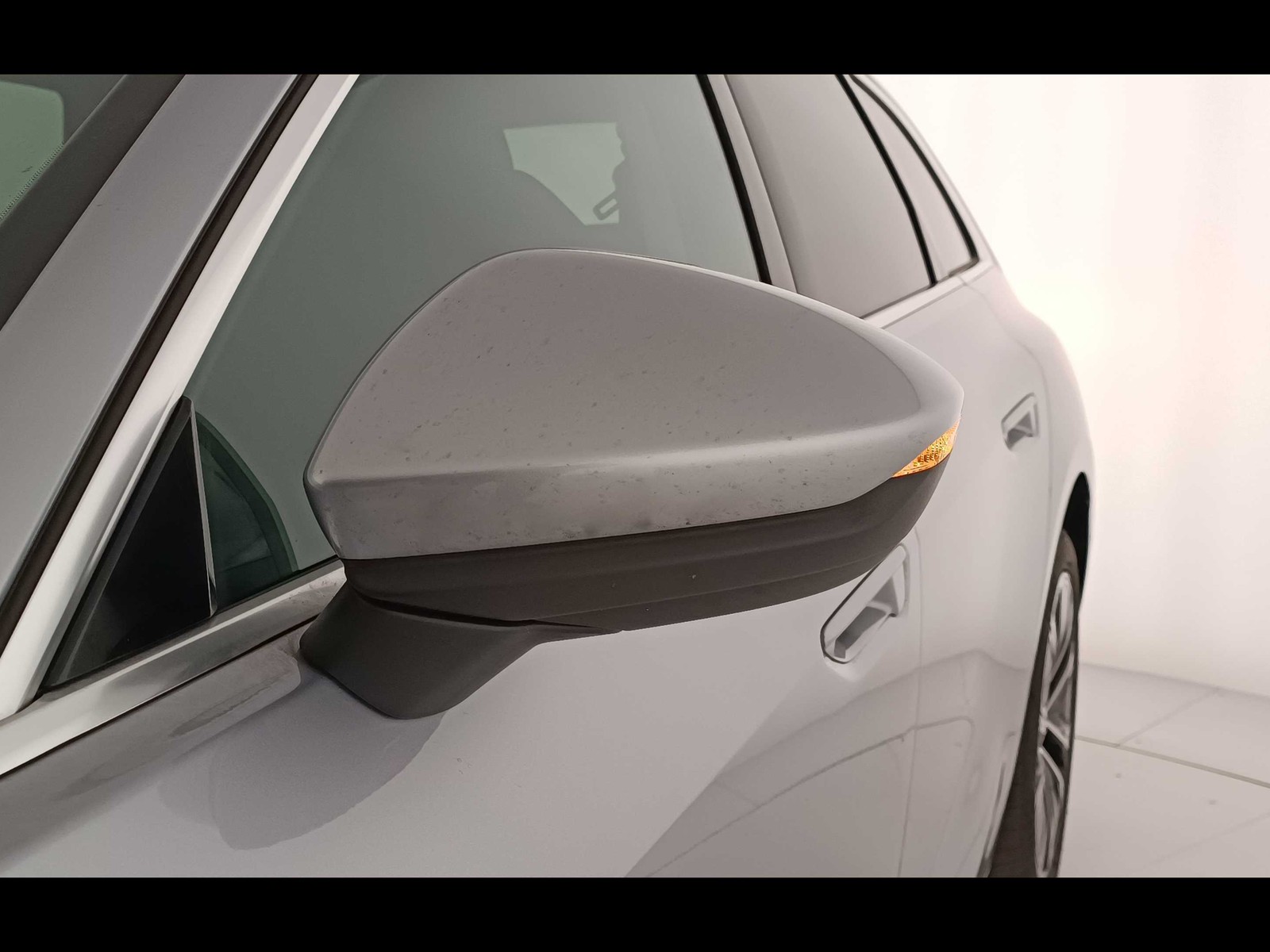 36 - Audi A5 avant 2.0 tdi mhev+ 204cv business advanced