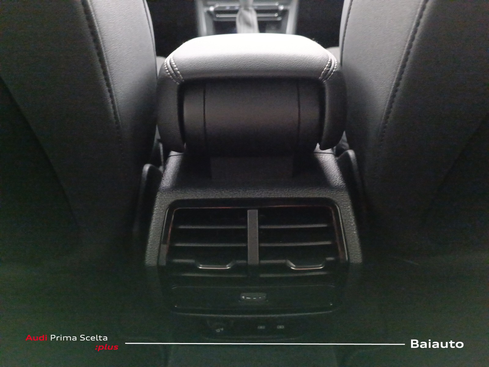 14 - Audi Q3 35 2.0 tdi s line edition s tronic