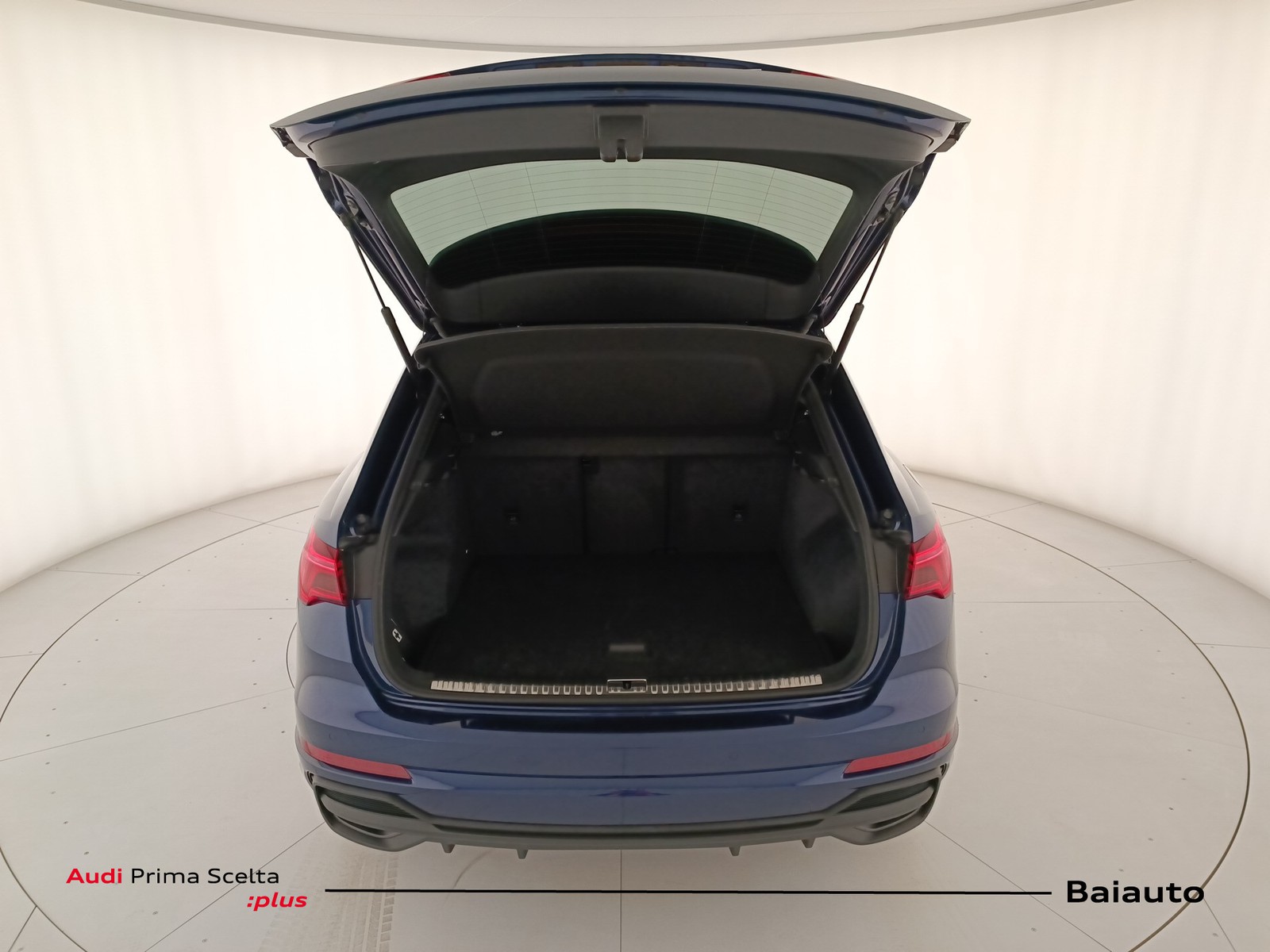 32 - Audi Q3 35 2.0 tdi s line edition s tronic