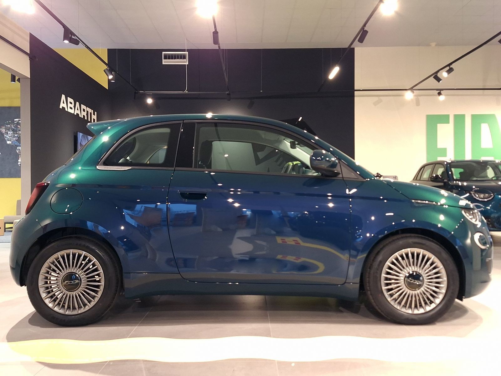 4 - Fiat 500 1.0 hybrid torino