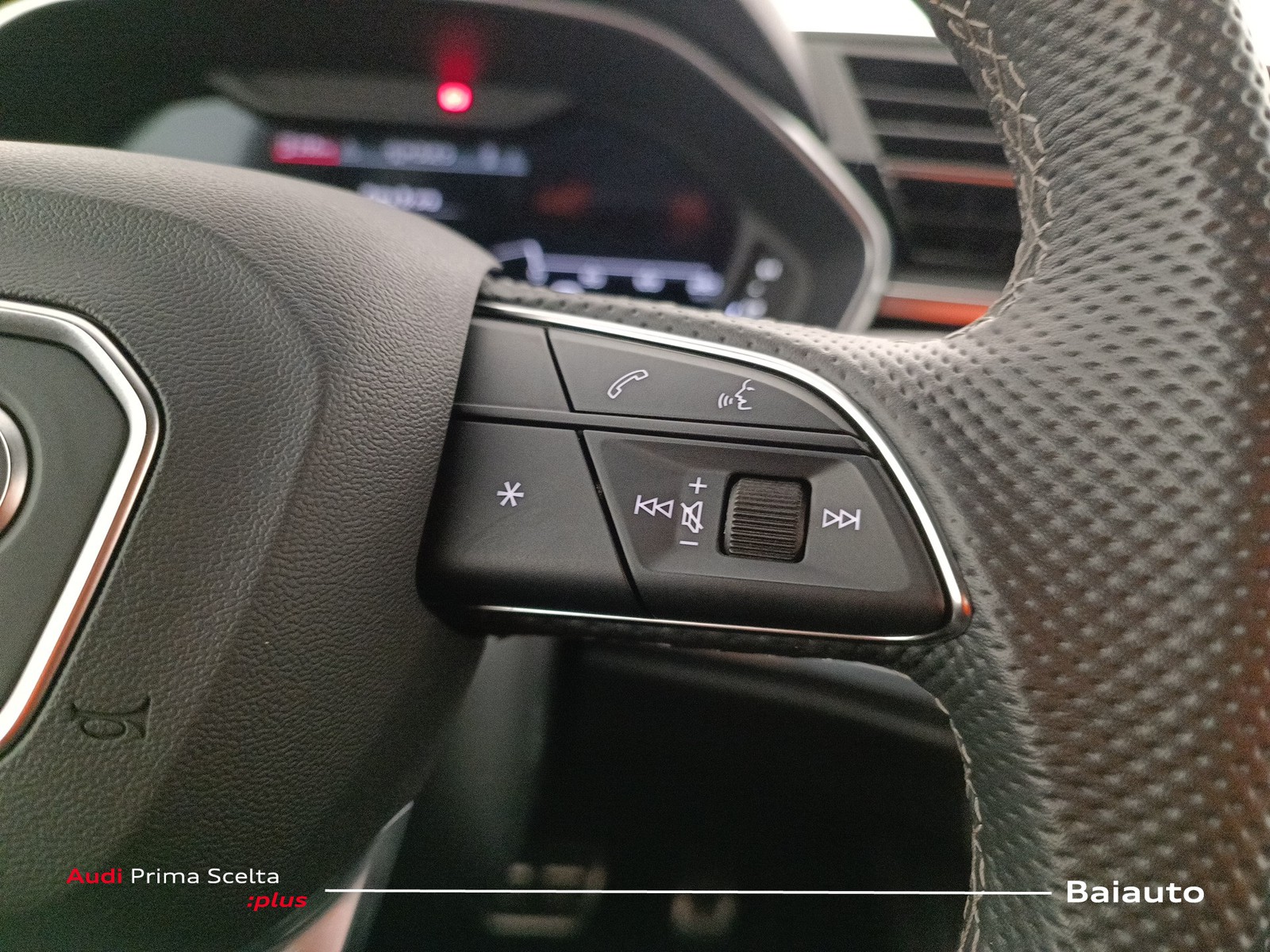 17 - Audi Q3 sportback 35 2.0 tdi s line edition s tronic