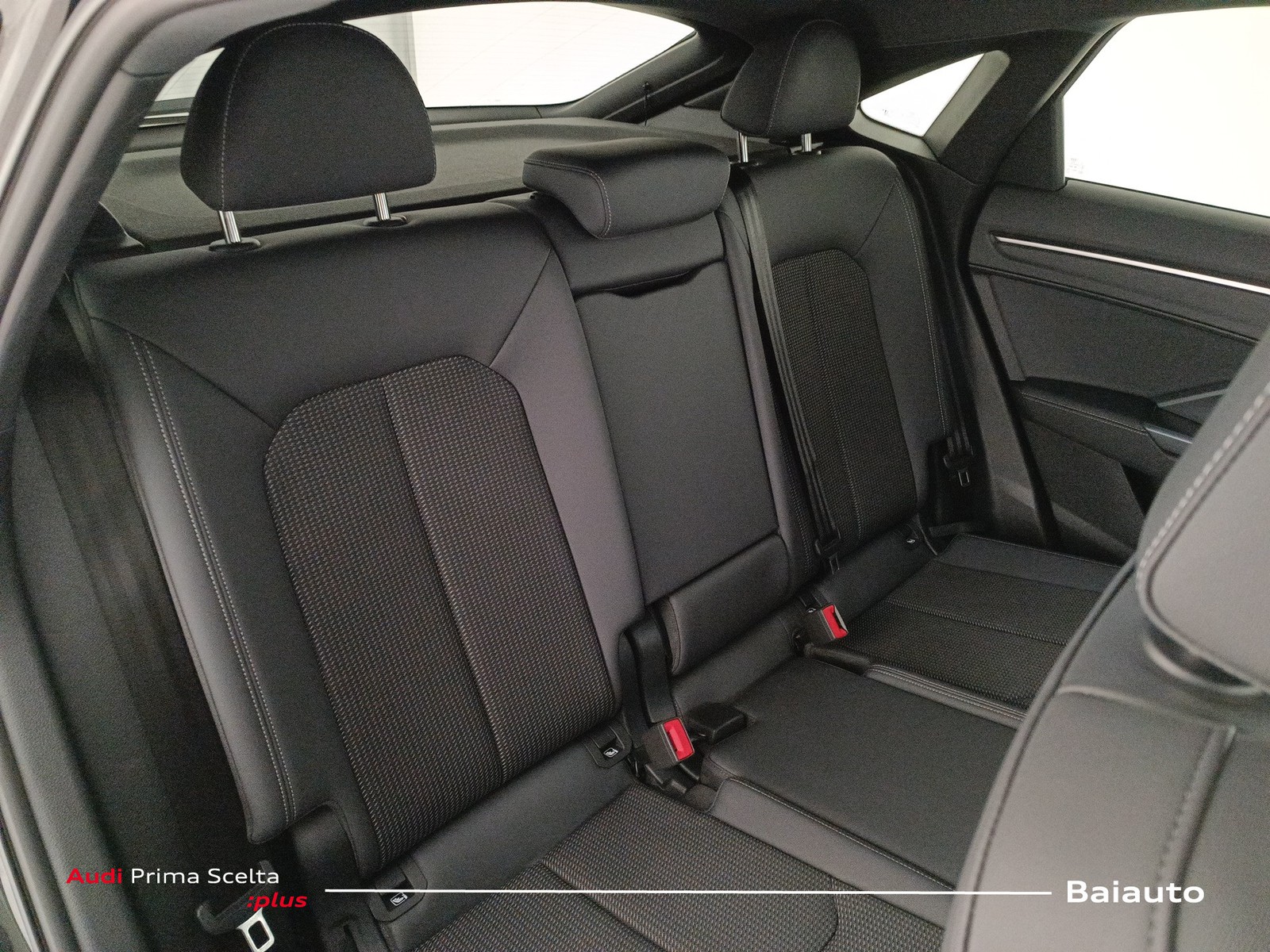 23 - Audi Q3 sportback 35 2.0 tdi s line edition s tronic