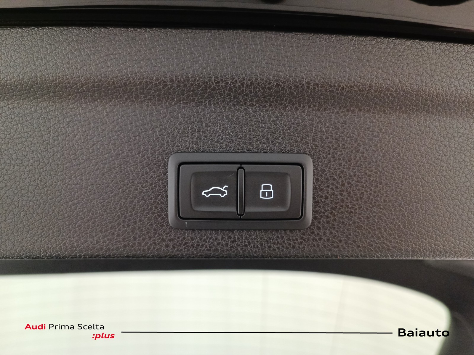 36 - Audi Q3 sportback 35 2.0 tdi s line edition s tronic