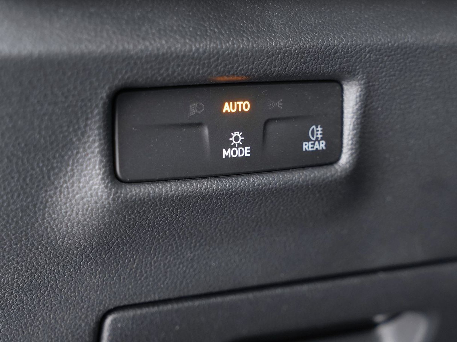 16 - Volkswagen Tiguan 2.0 tdi scr 150cv life dsg