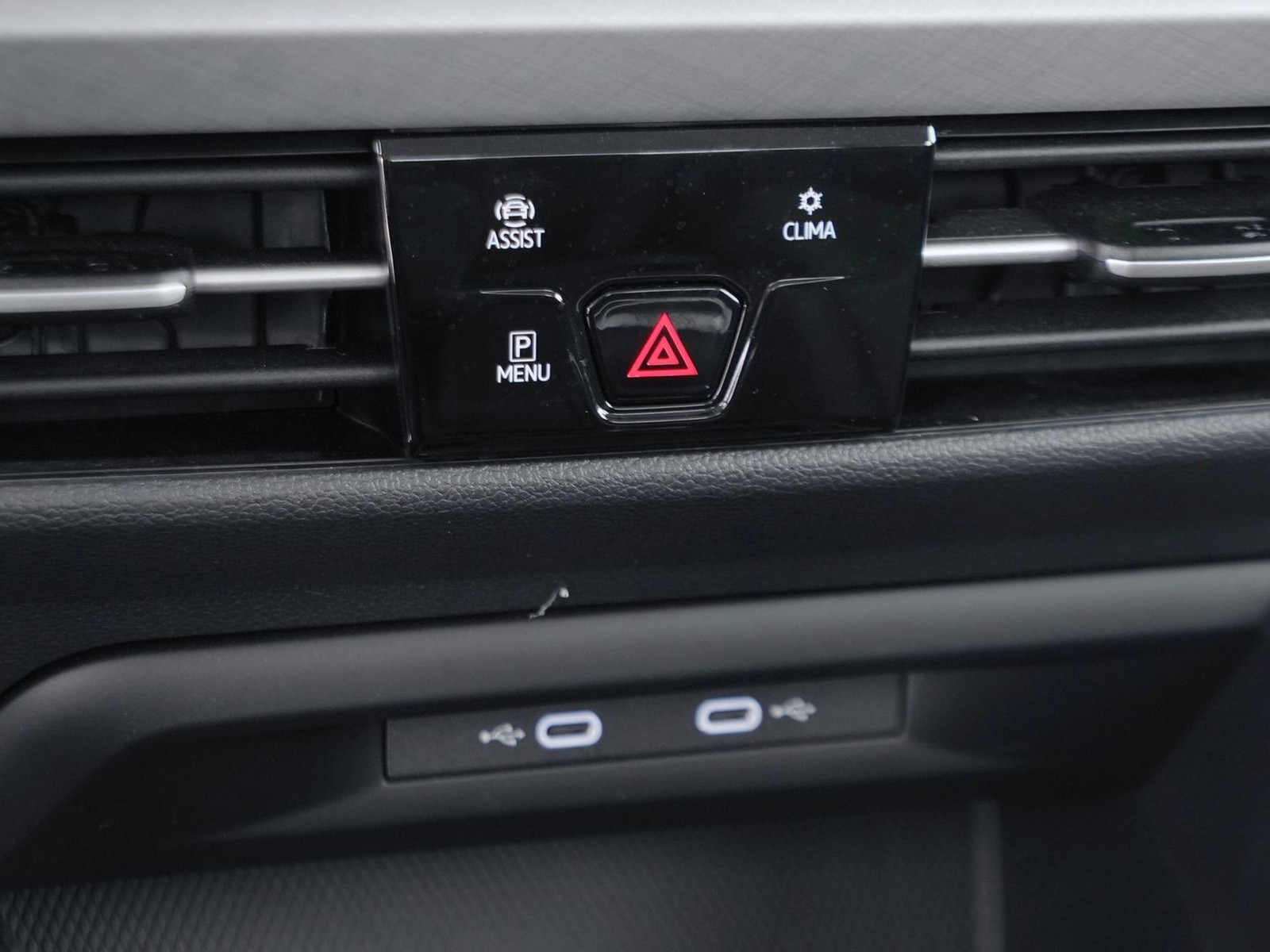 24 - Volkswagen Golf 2.0 tdi scr 115cv life