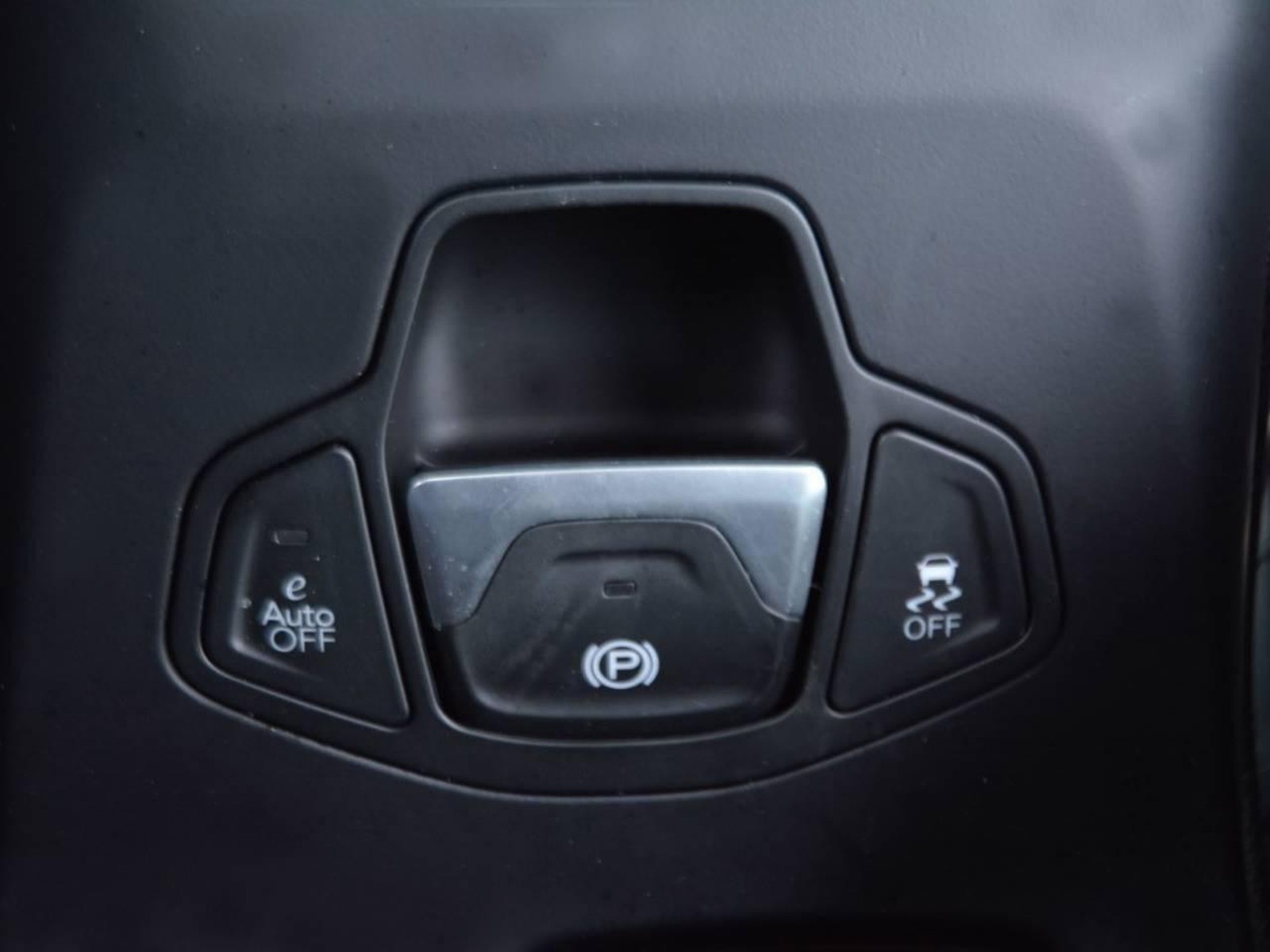 18 - Jeep Renegade 1.5 turbo t4 mhev altitude 2wd dct