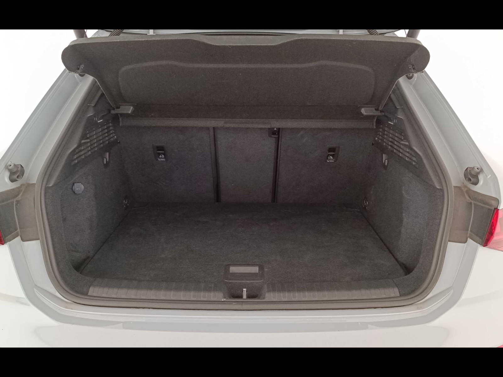 38 - Audi A3 sportback 40 2.0 tdi s line edition quattro s tronic