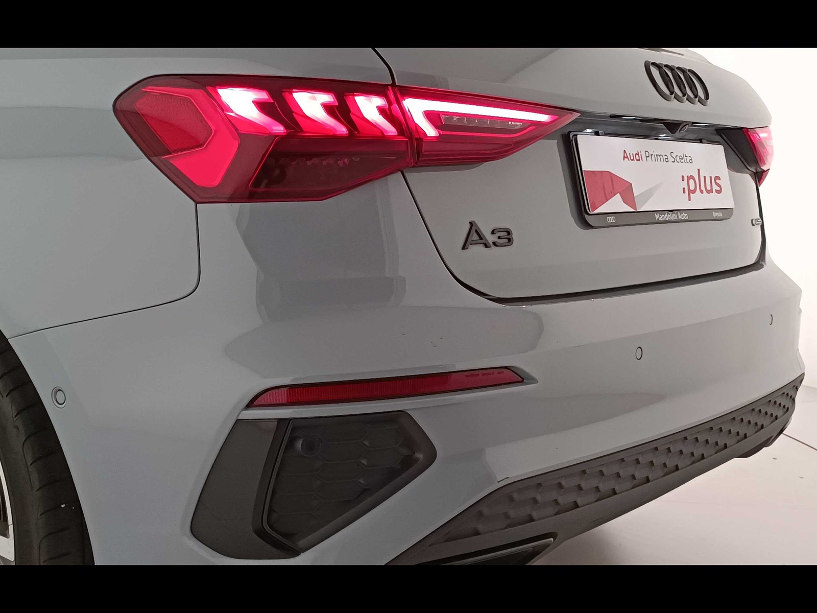 8 - Audi A3 sportback 40 2.0 tdi s line edition quattro s tronic