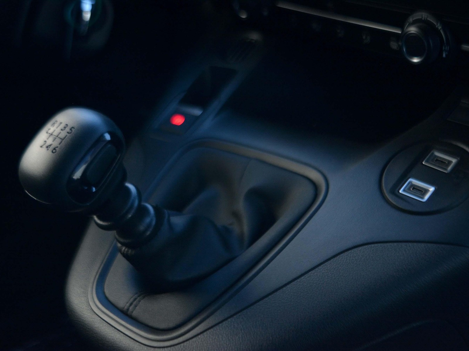 11 - Peugeot Partner 1.5 bluehdi 100cv s&s l1