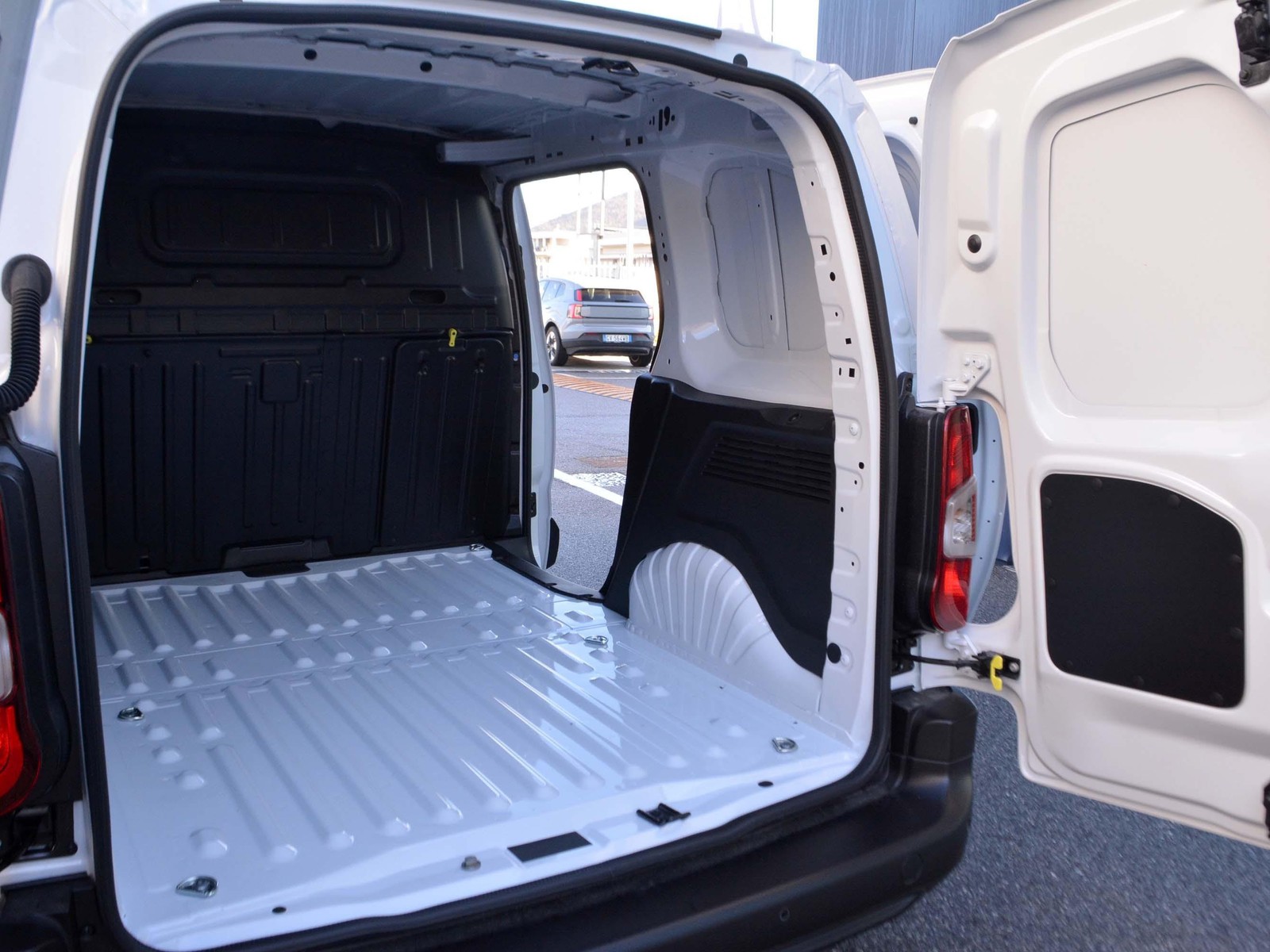 17 - Peugeot Partner 1.5 bluehdi 100cv s&s l1