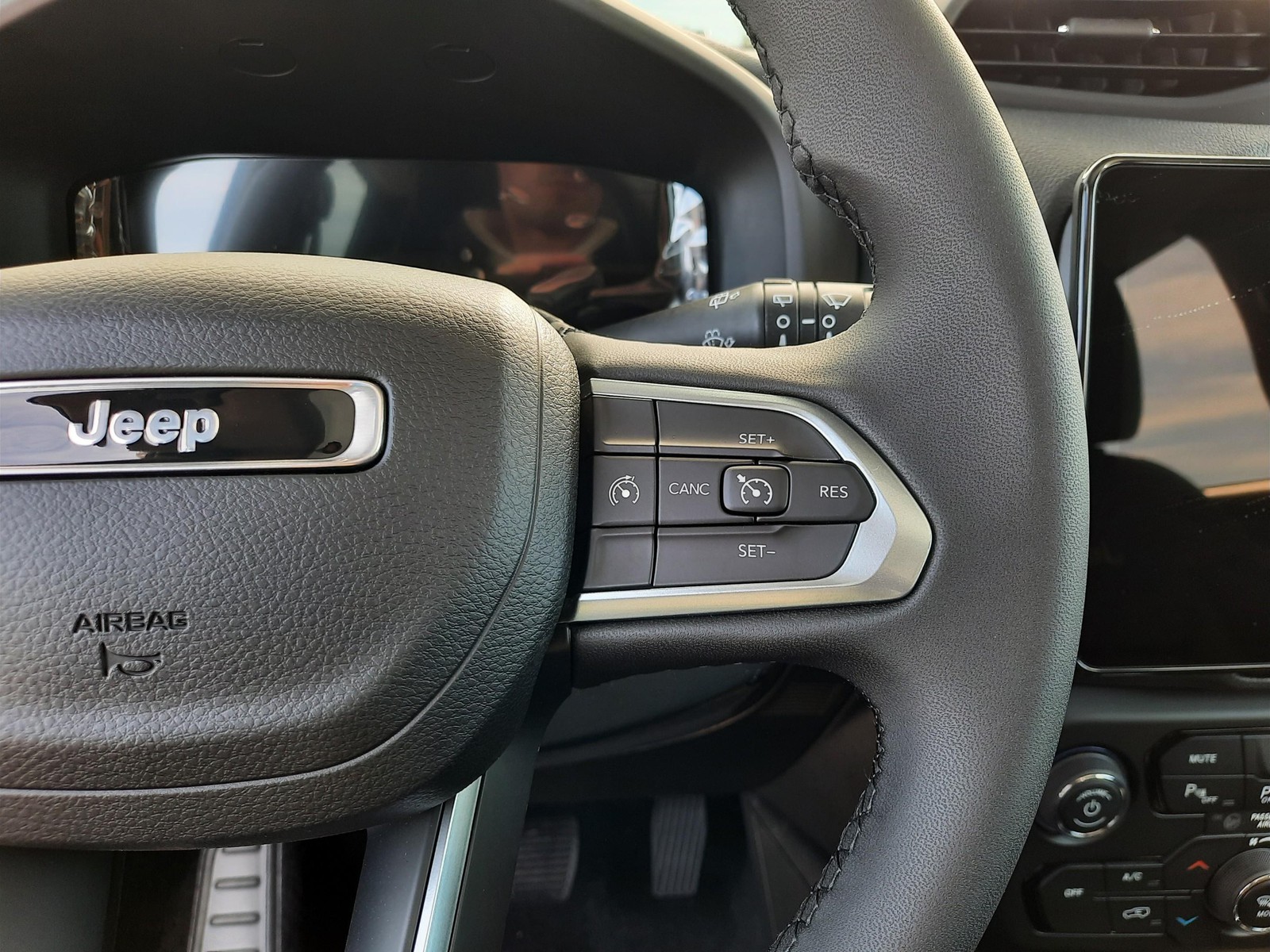 16 - Jeep Renegade 1.5 turbo t4 mhev north star 2wd dct