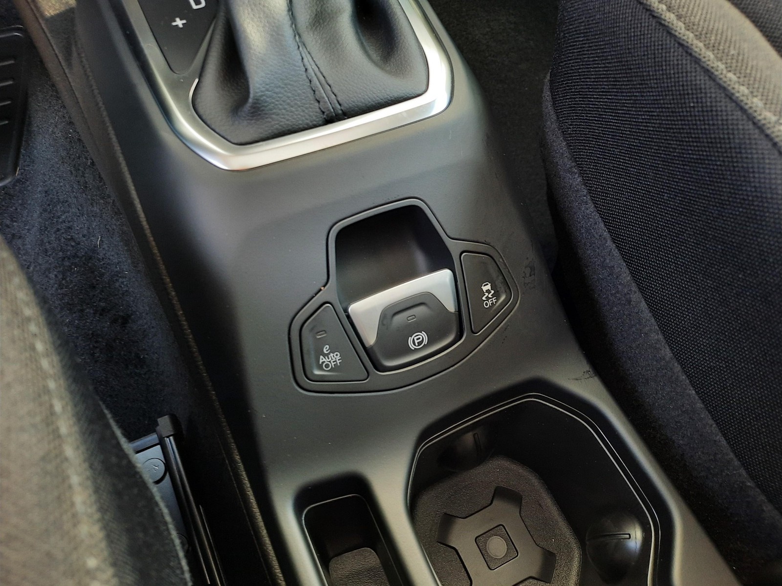 28 - Jeep Renegade 1.5 turbo t4 mhev north star 2wd dct