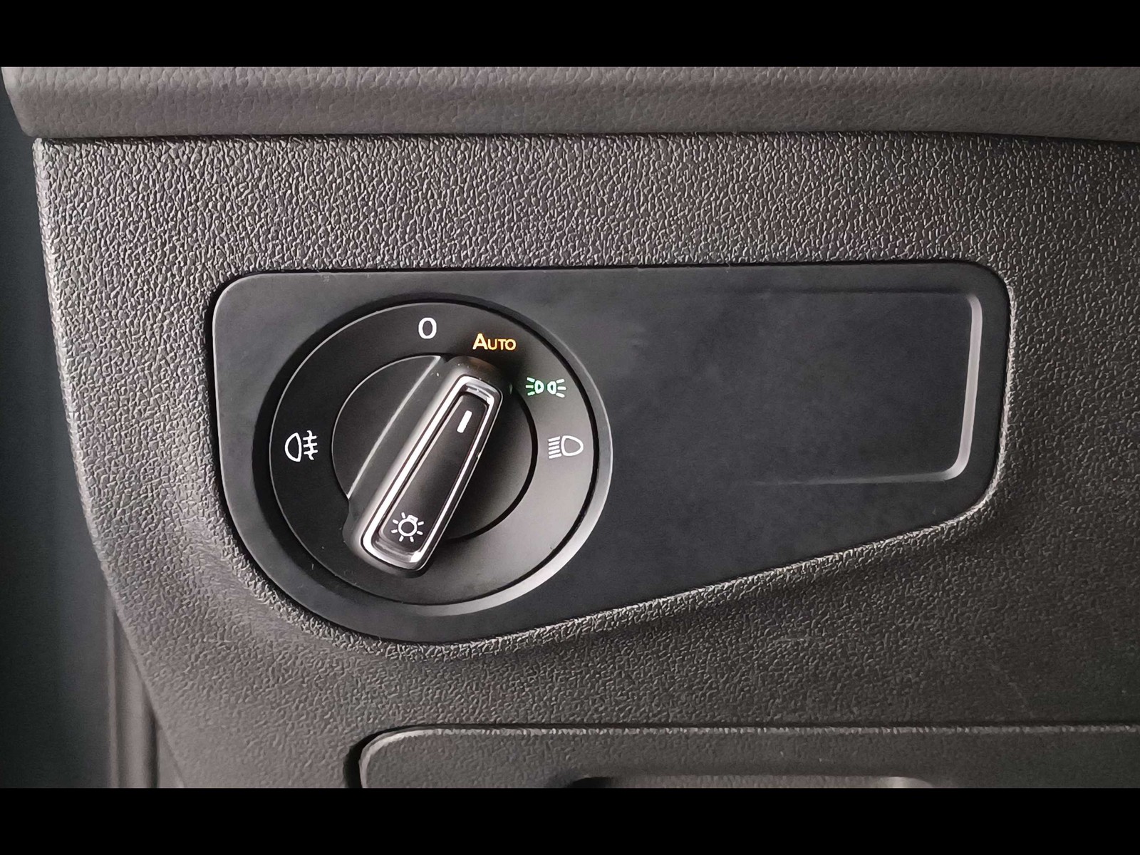 22 - Volkswagen Tiguan 2.0 tdi scr 150cv life dsg