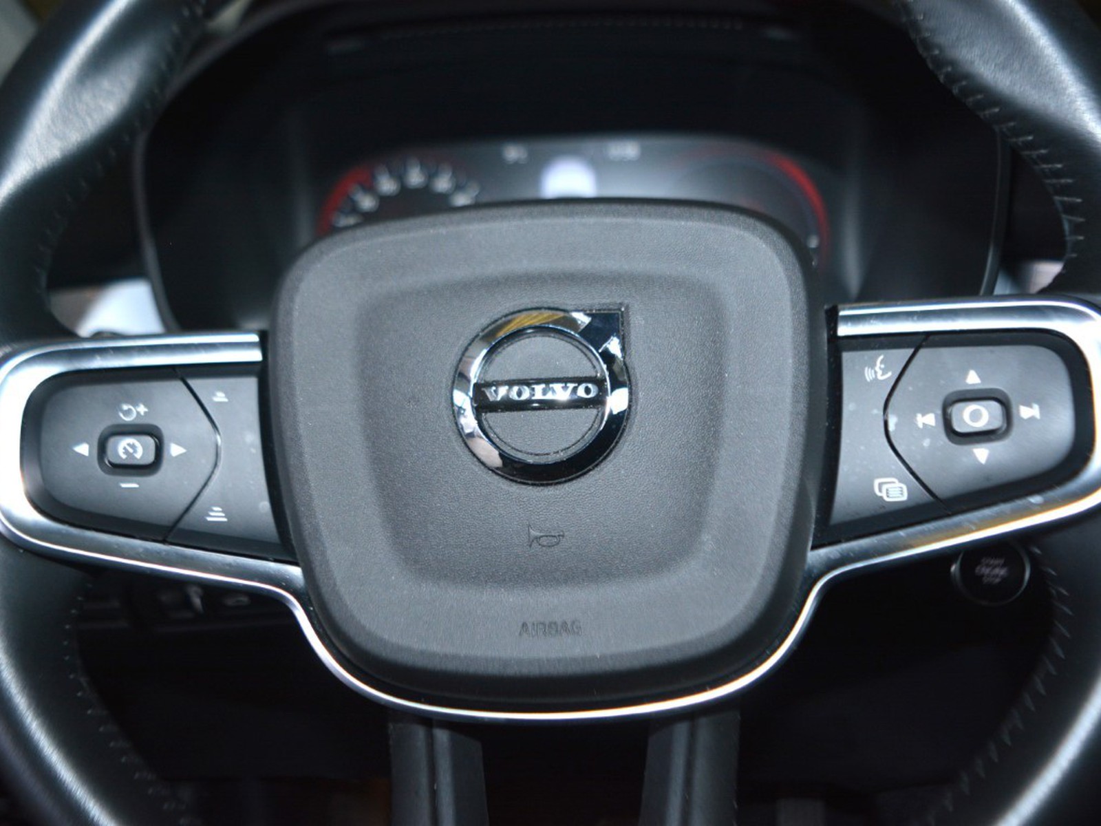 18 - Volvo XC40 1.5 t5 recharge plug-in-hybrid inscription expression geartronic my21