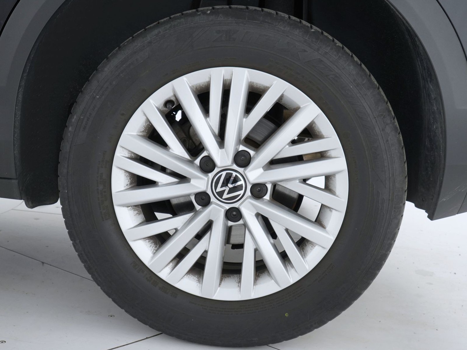 12 - Volkswagen T-Roc 1.5 tsi act life dsg