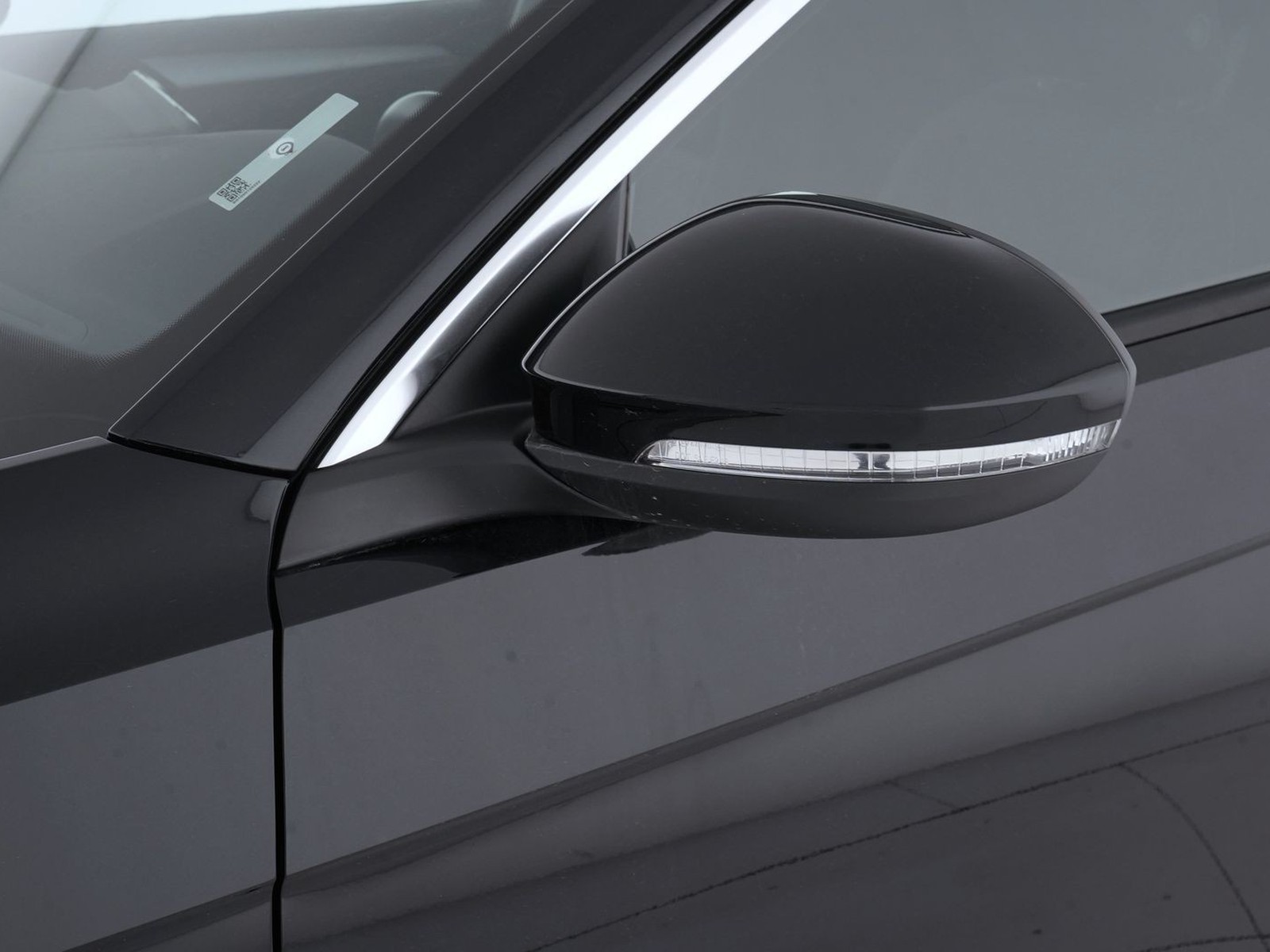 36 - Volkswagen T-Roc 1.5 tsi act life dsg