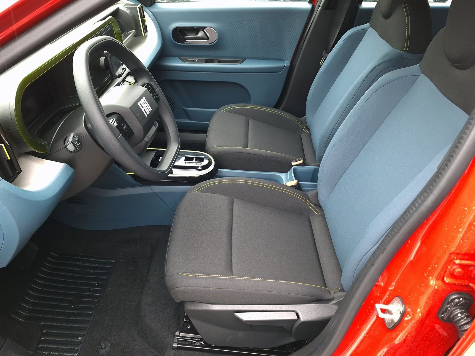 11 - Fiat Grande Panda 1.2 hybrid 110cv pop