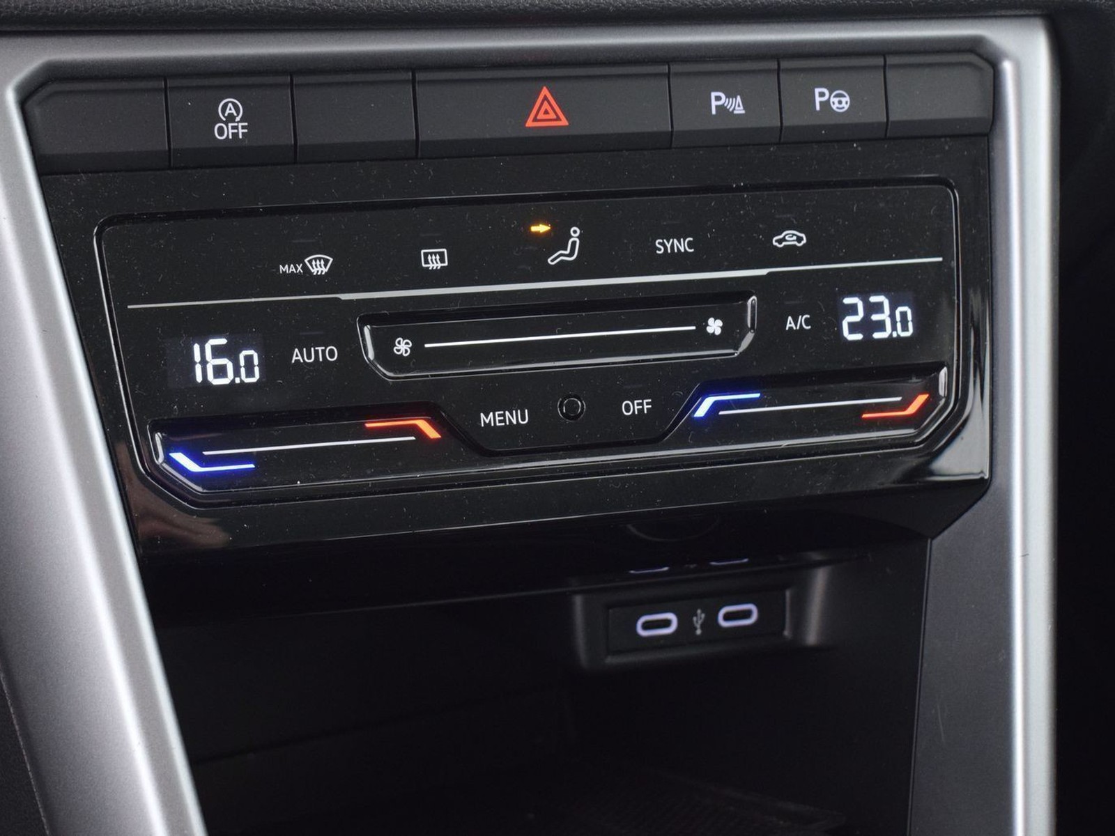 23 - Volkswagen T-Roc 1.5 tsi act life dsg