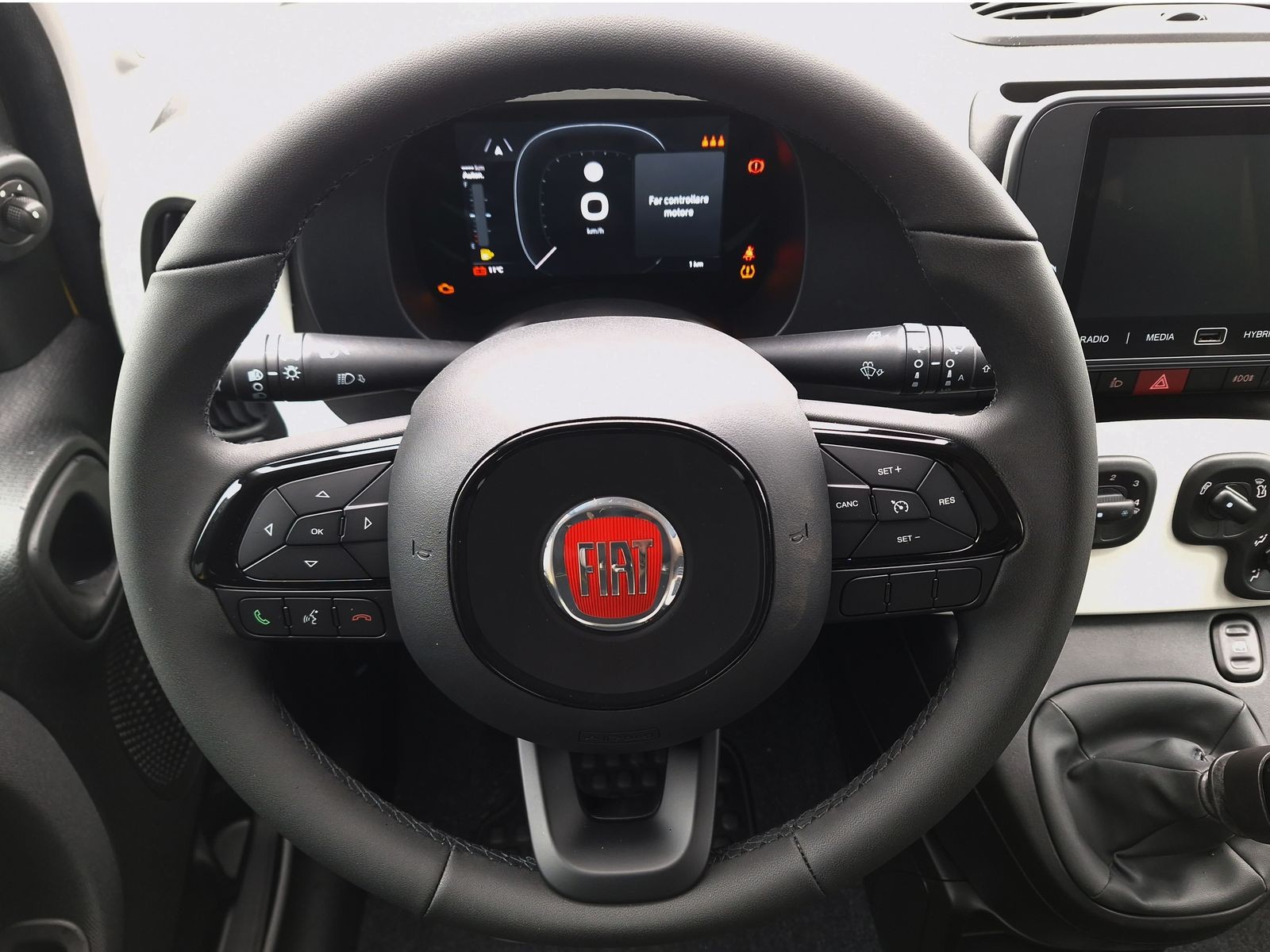 9 - Fiat Pandina cross 1.0 firefly hybrid 70cv s&s