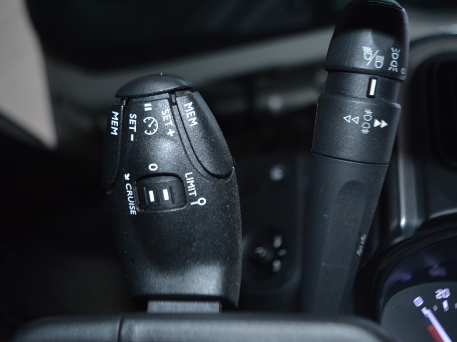 17 - Citroen C3 1.2 puretech 83cv you! s&s