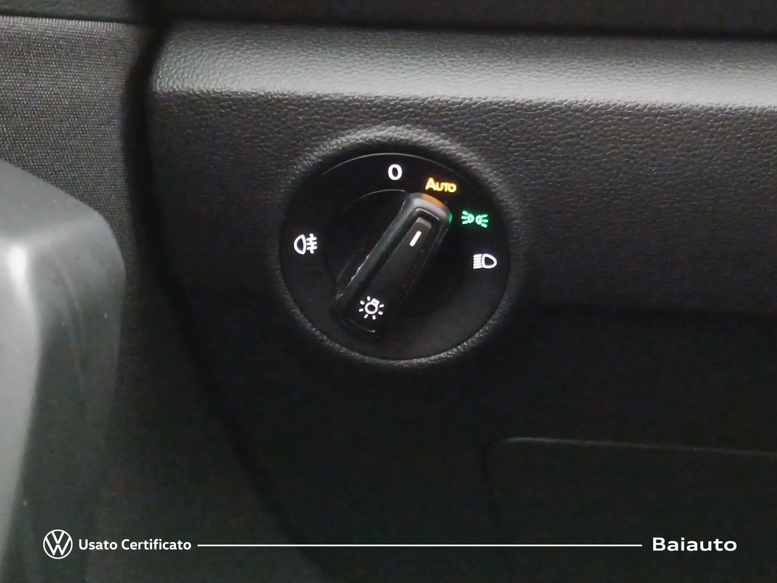 17 - Volkswagen T-Roc 2.0 tdi scr 150cv life dsg