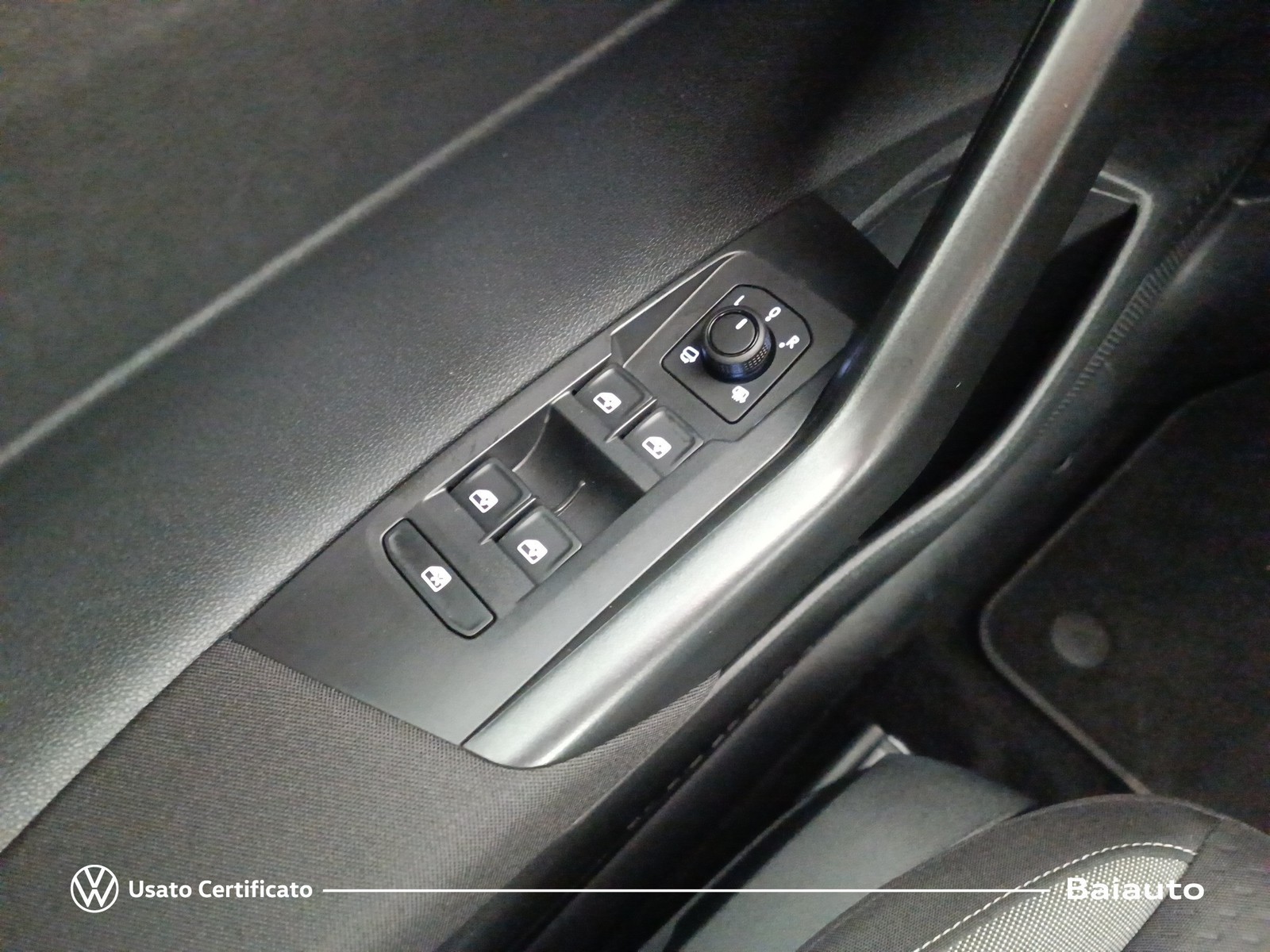 17 - Volkswagen Taigo 1.0 tsi 115cv life