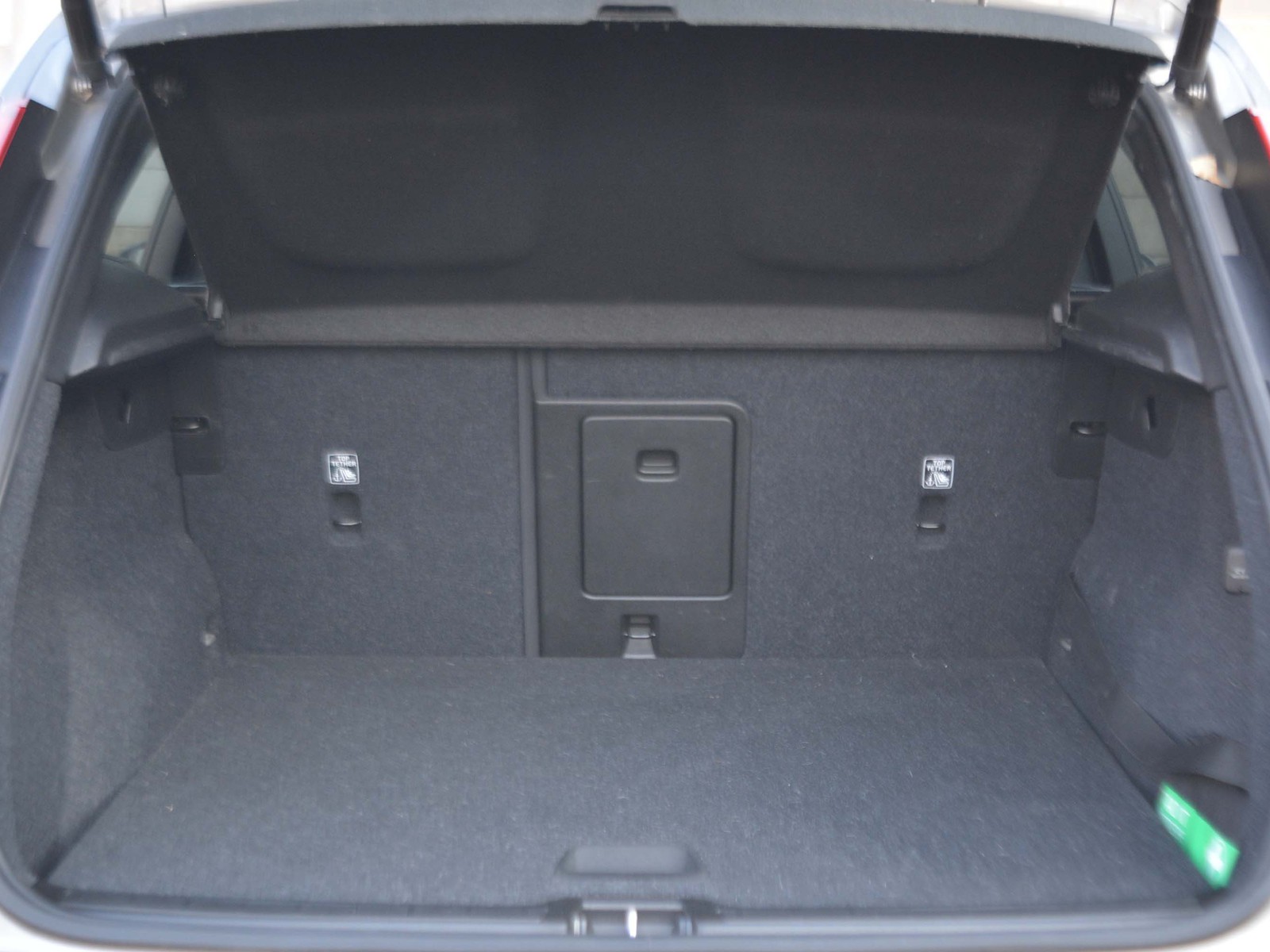 17 - Volvo XC40 1.5 t5 recharge plug-in-hybrid inscription expression geartronic my21