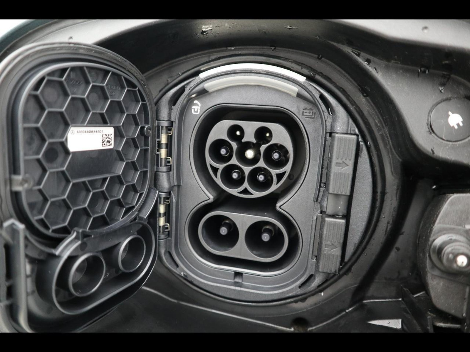 17 - Mercedes GLC suv 300 de plug in hybrid amg line advanced 4matic 9g-tronic