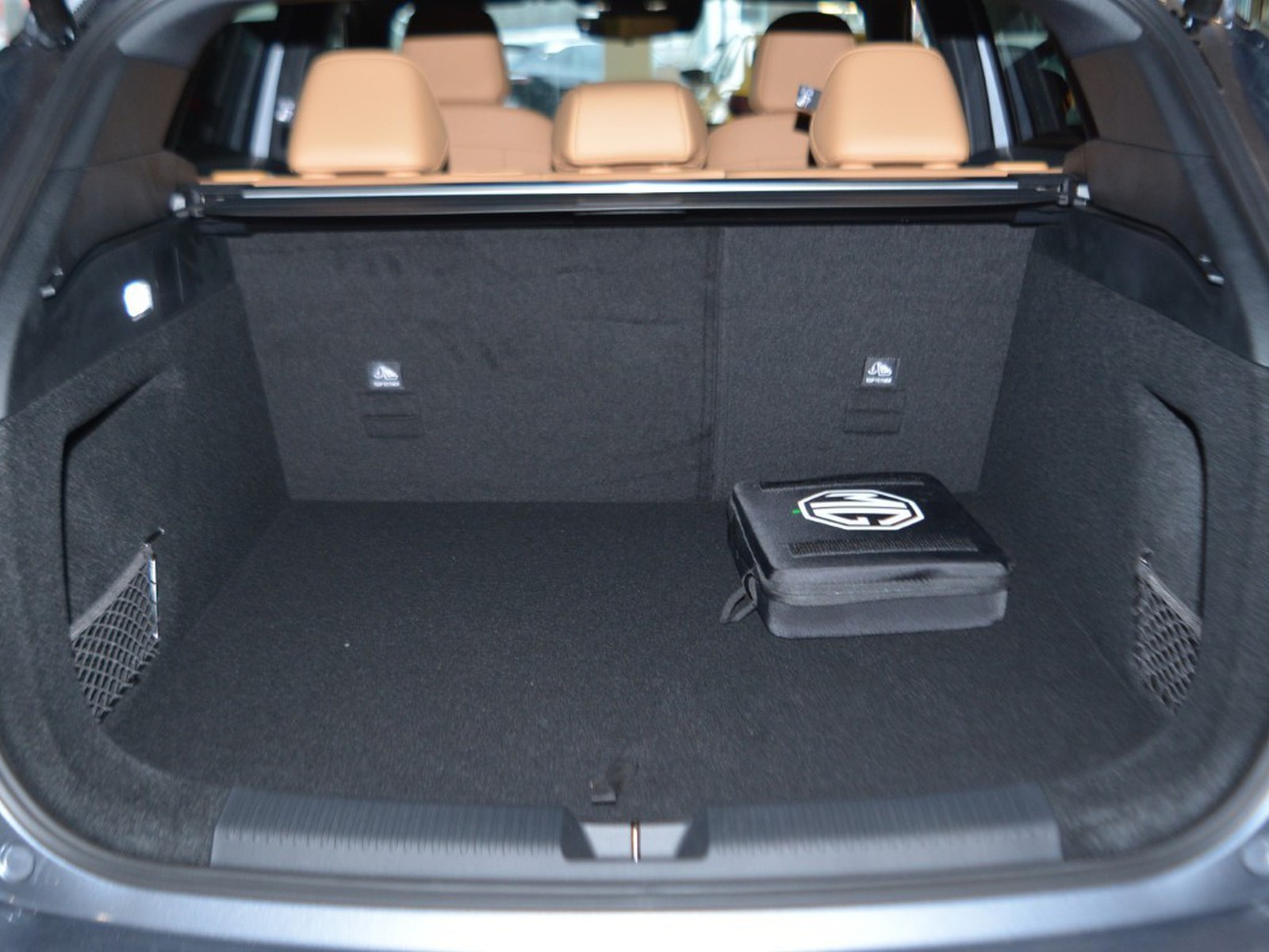 16 - Mg HS 1.5 phev luxury auto