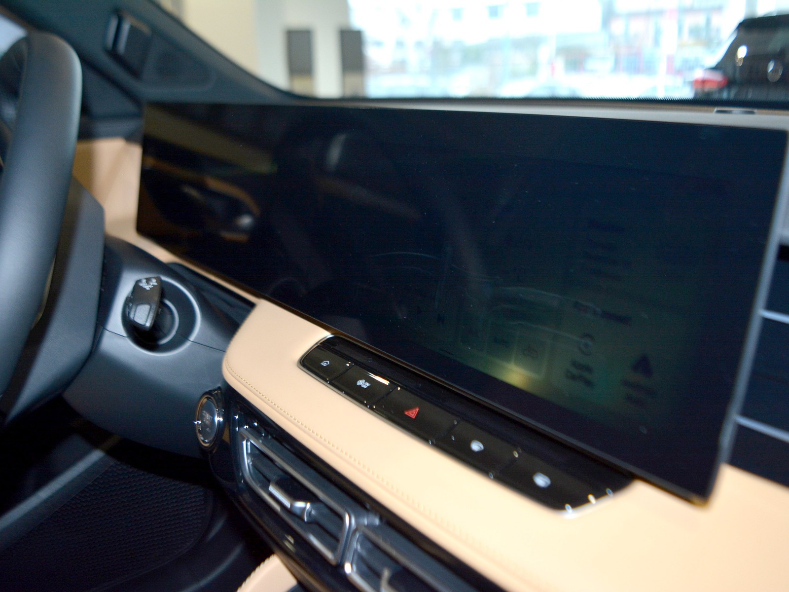 10 - Mg HS 1.5 phev luxury auto