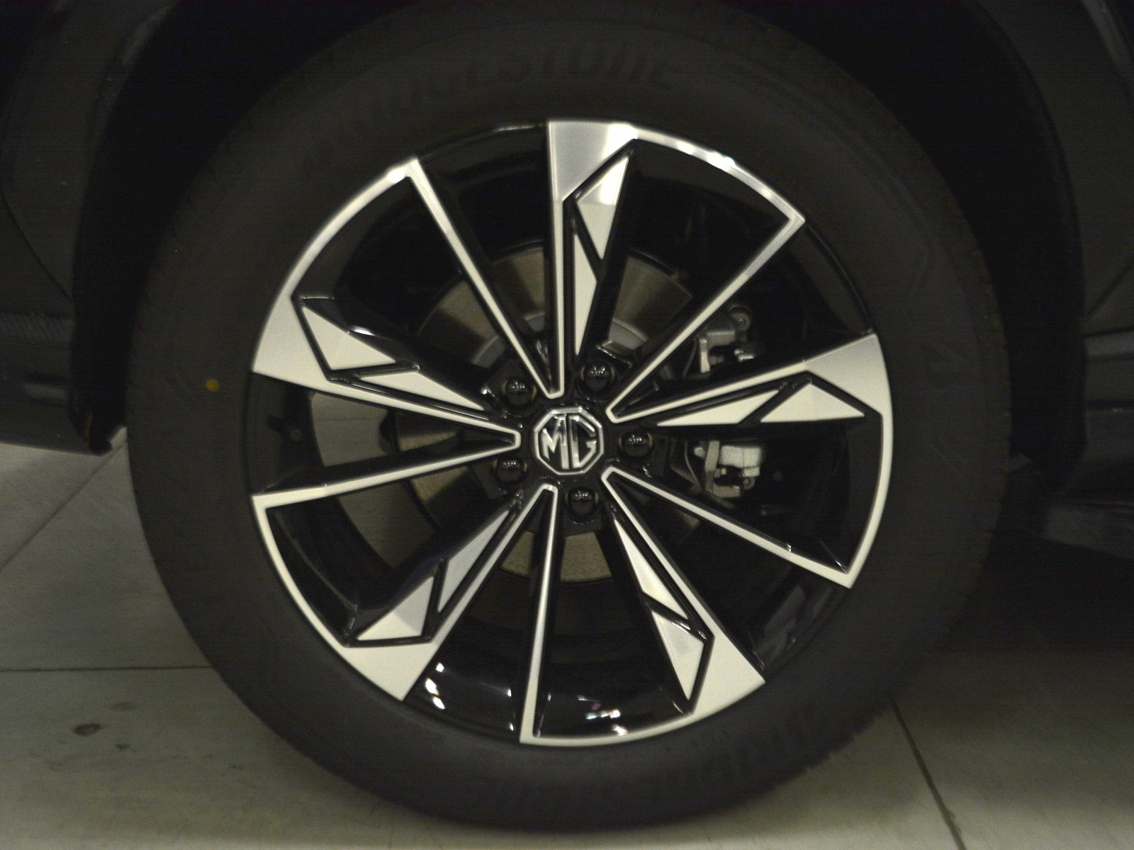 17 - Mg HS 1.5 phev luxury auto
