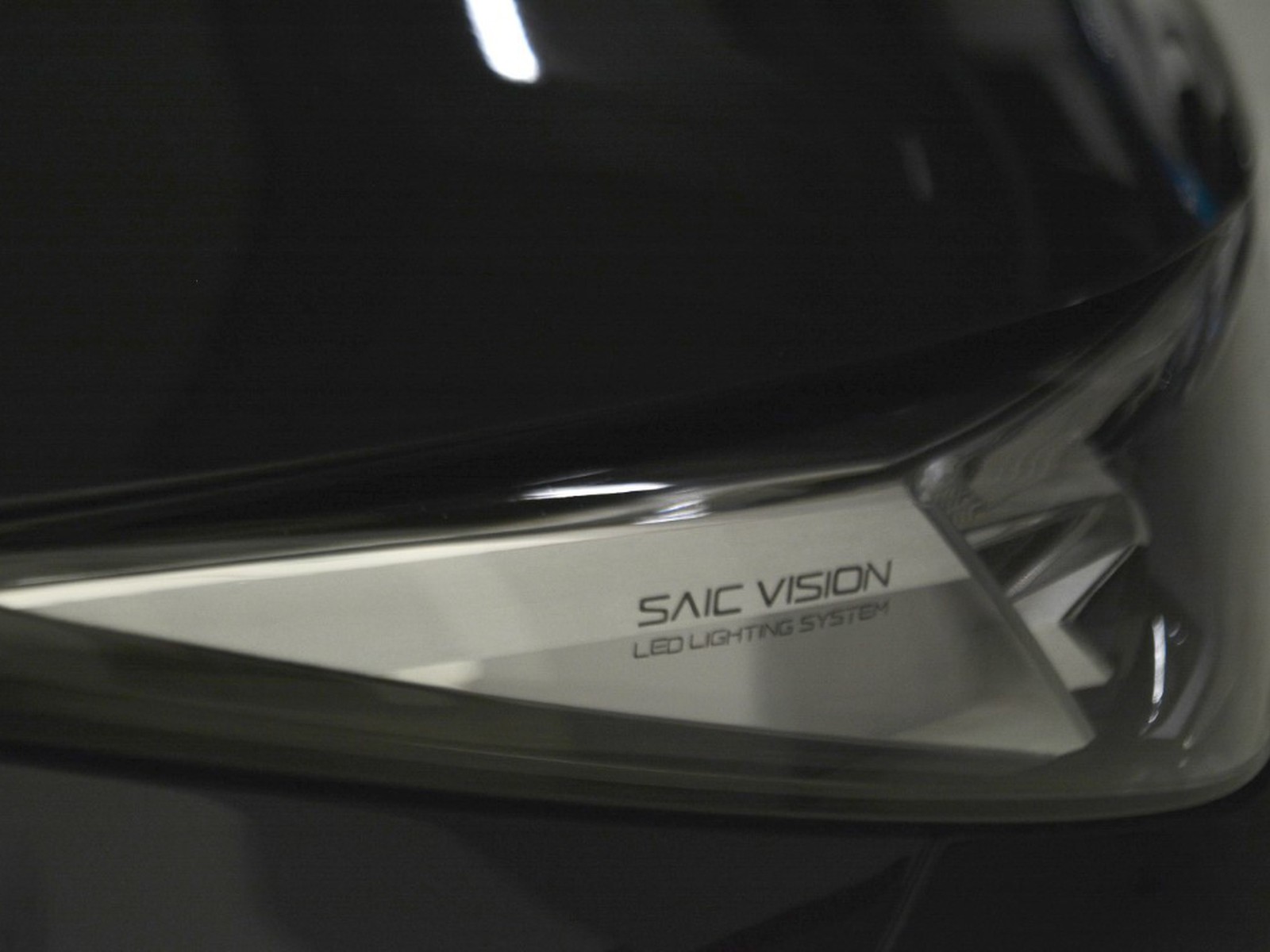 21 - Mg HS 1.5 phev luxury auto