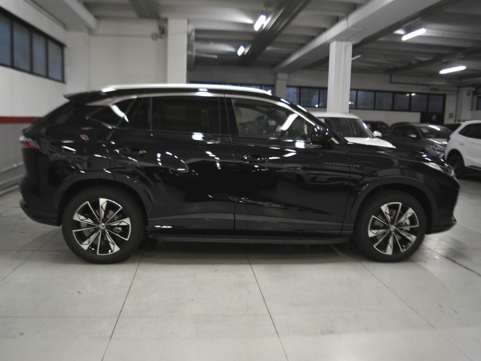 24 - Mg HS 1.5 phev luxury auto
