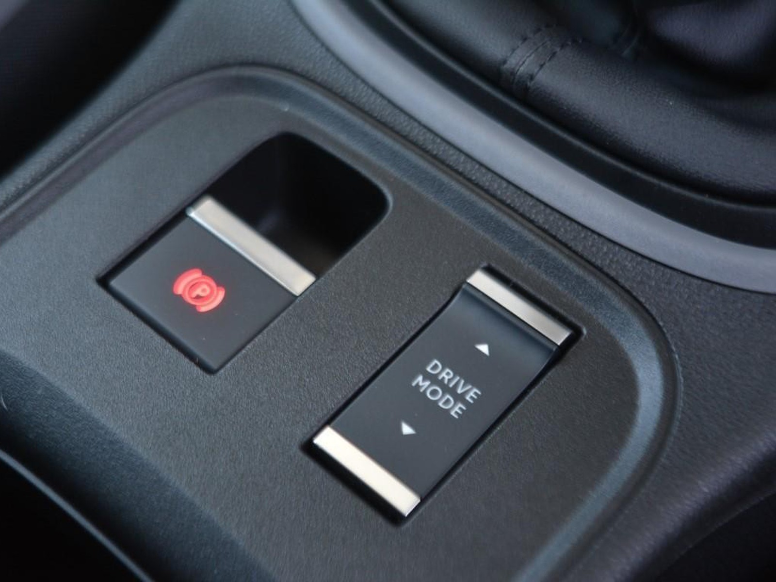 18 - Jeep Avenger 1.2 turbo 100cv longitude fwd