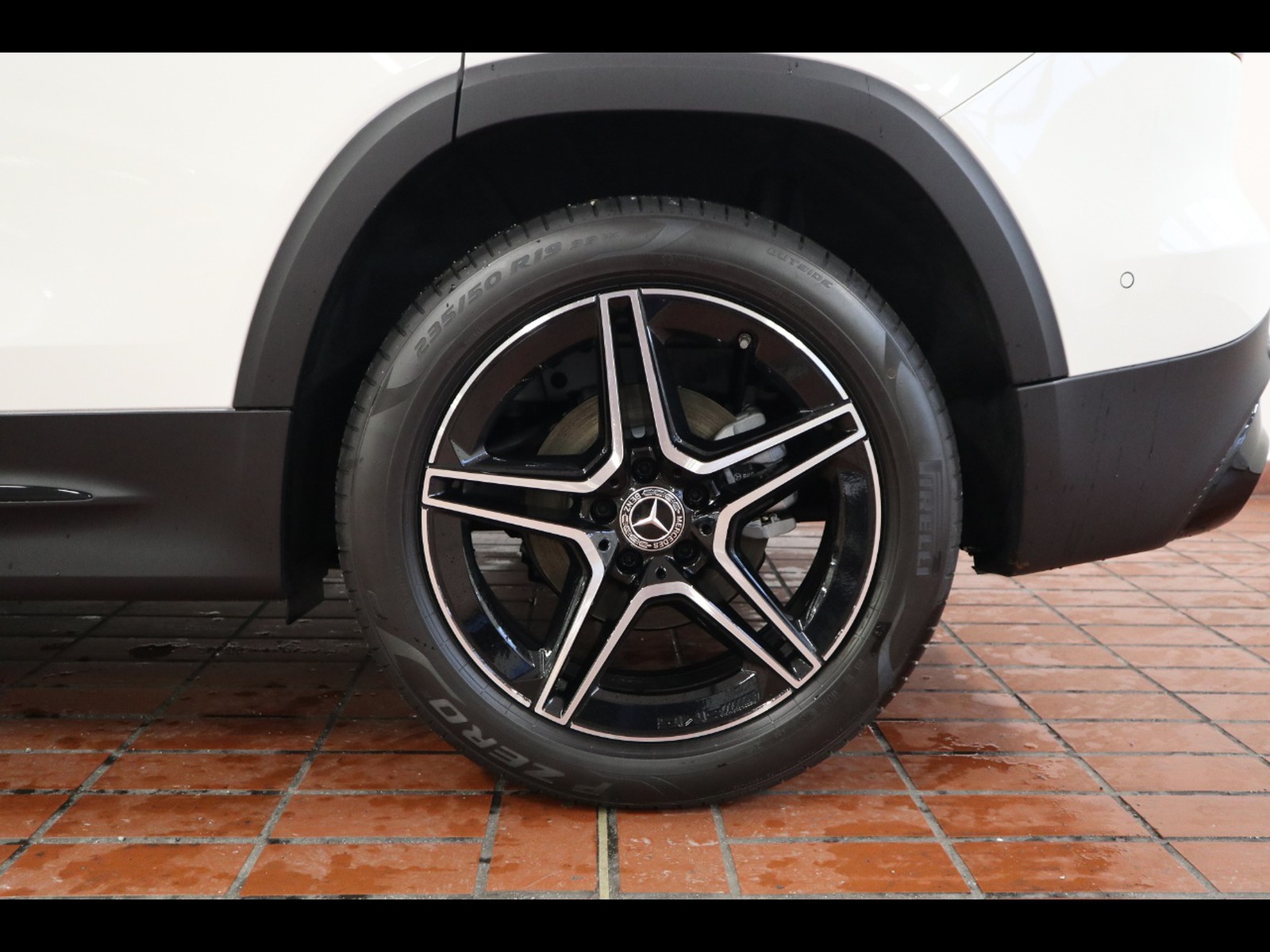 4 - Mercedes GLB 200 d amg line premium 4matic 8g-dct