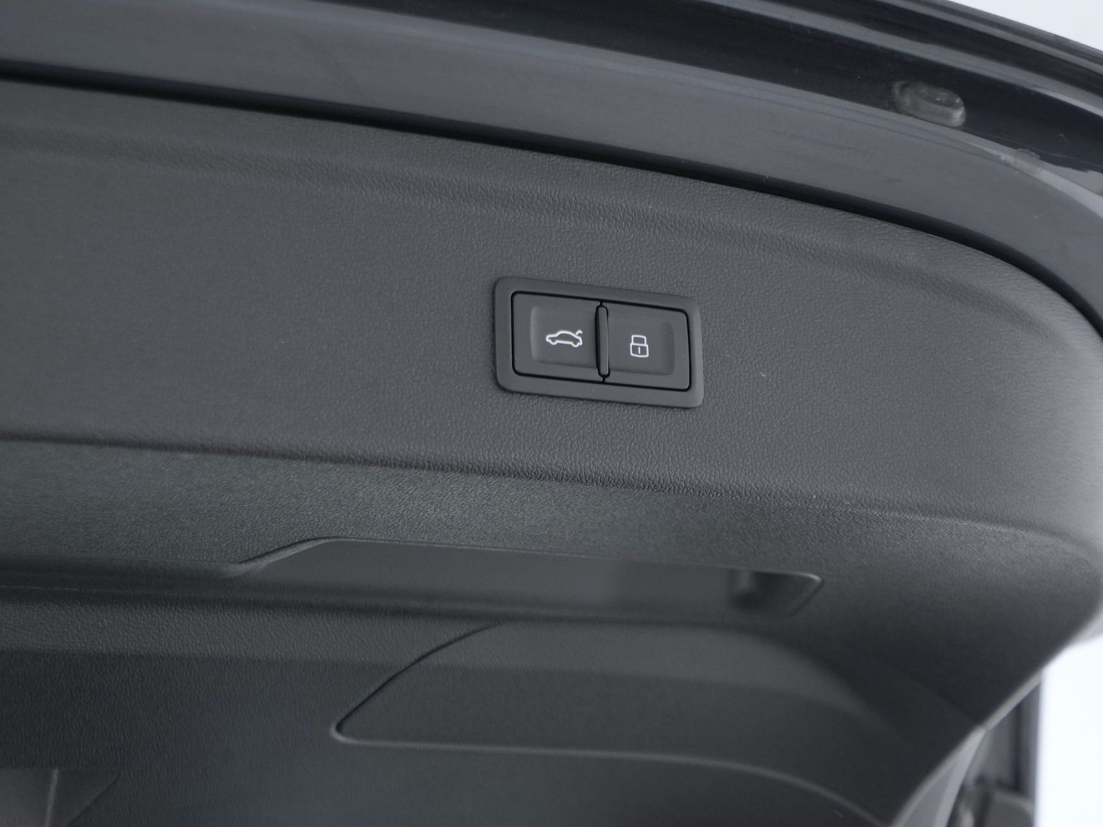 33 - Audi A3 sportback 30 2.0 tdi business