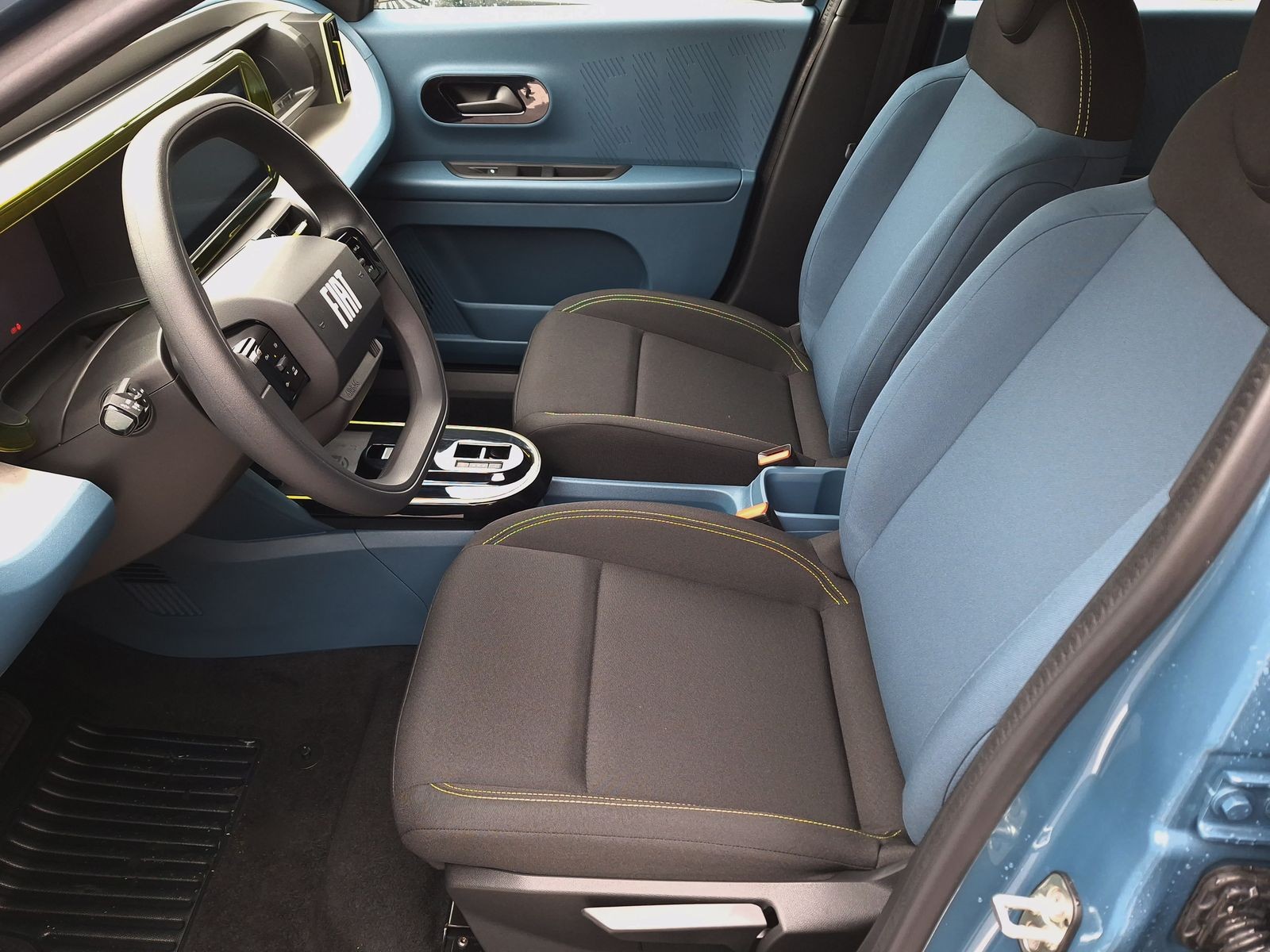 11 - Fiat Grande Panda 1.2 hybrid 110cv business