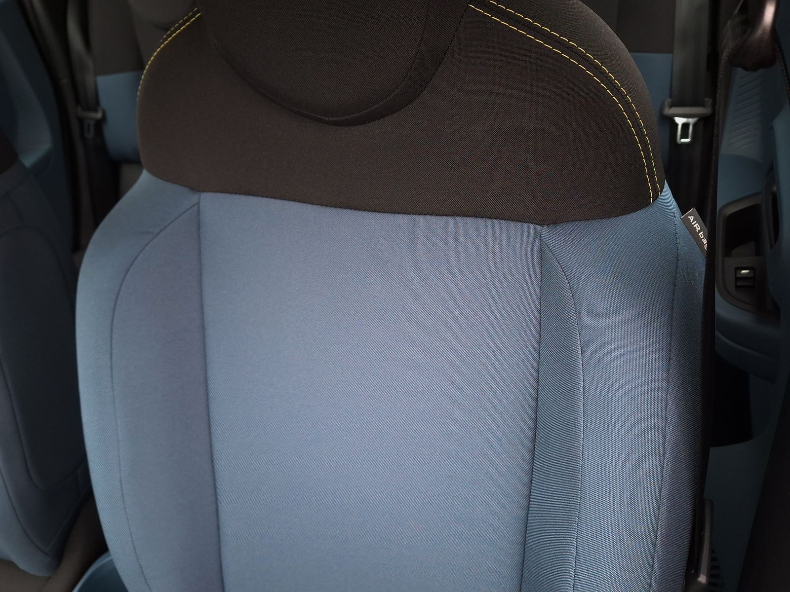 21 - Fiat Grande Panda 1.2 hybrid 110cv business