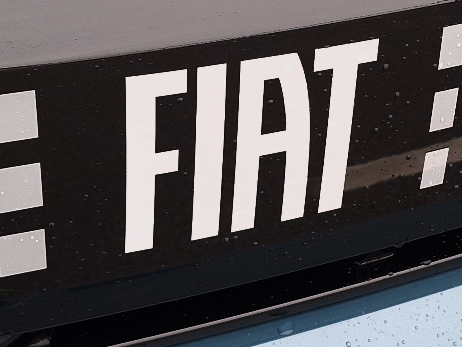 24 - Fiat Grande Panda 1.2 hybrid 110cv business