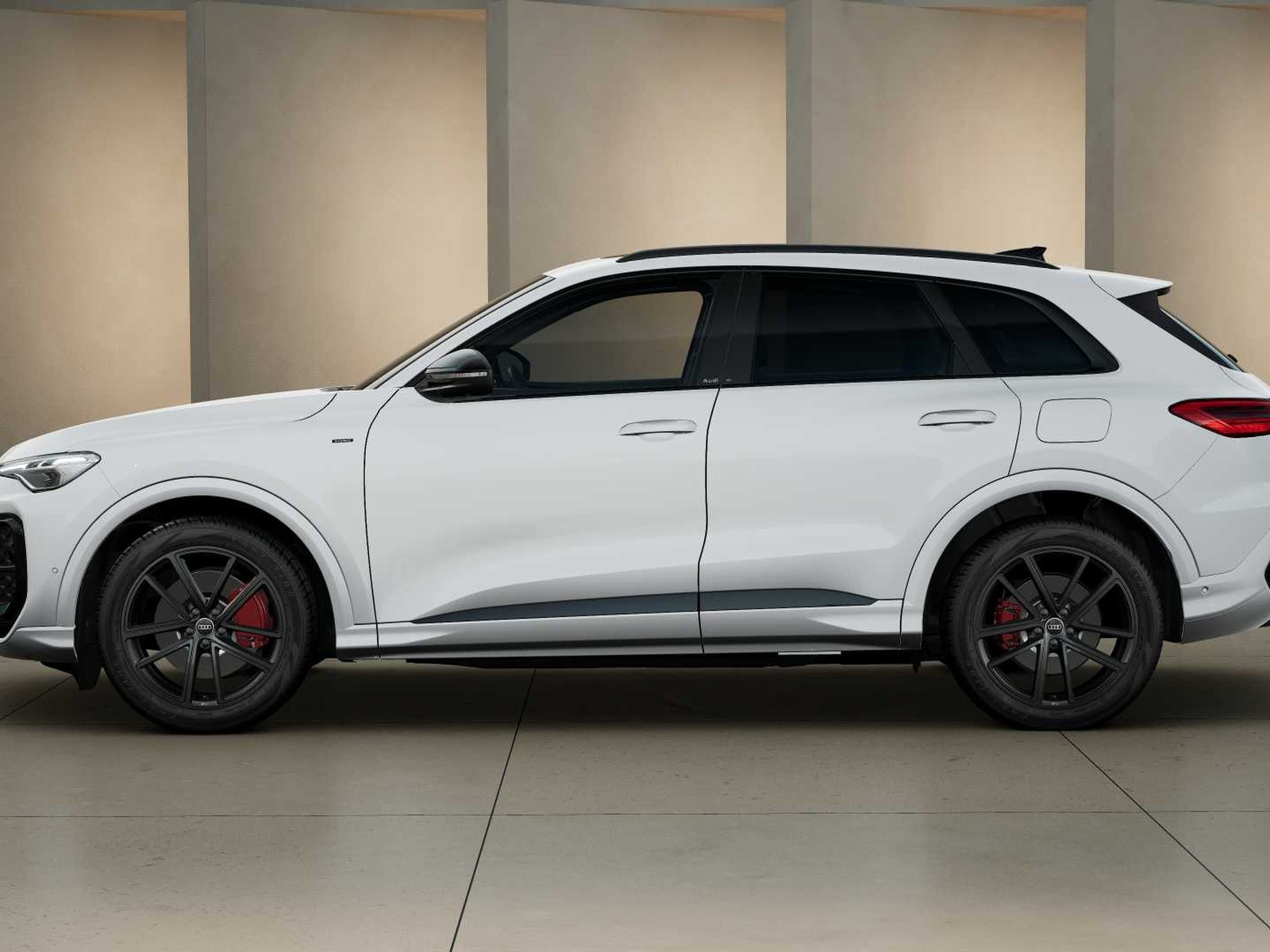 3 - Audi Q5 2.0 e-hybrid 299cv s line edition quattro s tronic