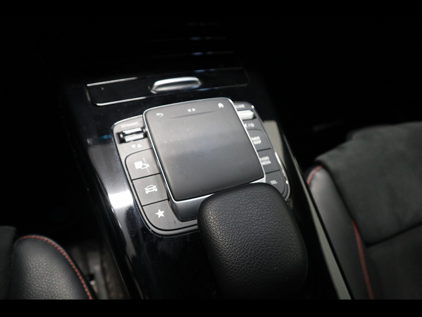 14 - Mercedes Classe A 250 e plug in hybrid (e eq-power) premium plus edition 7g-dct