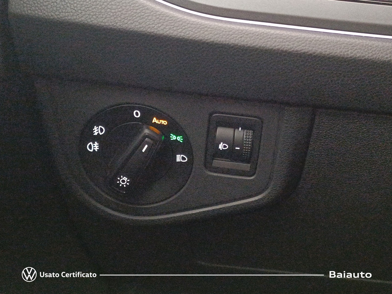 16 - Volkswagen Taigo 1.0 tsi 115cv r-line