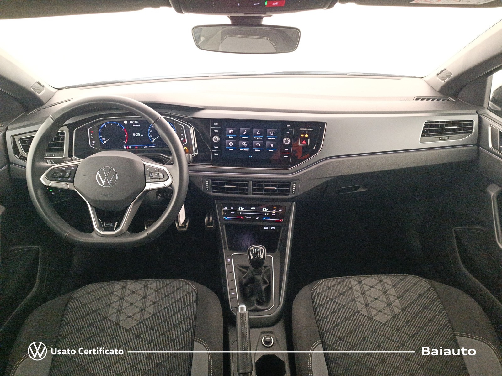 6 - Volkswagen Taigo 1.0 tsi 115cv r-line