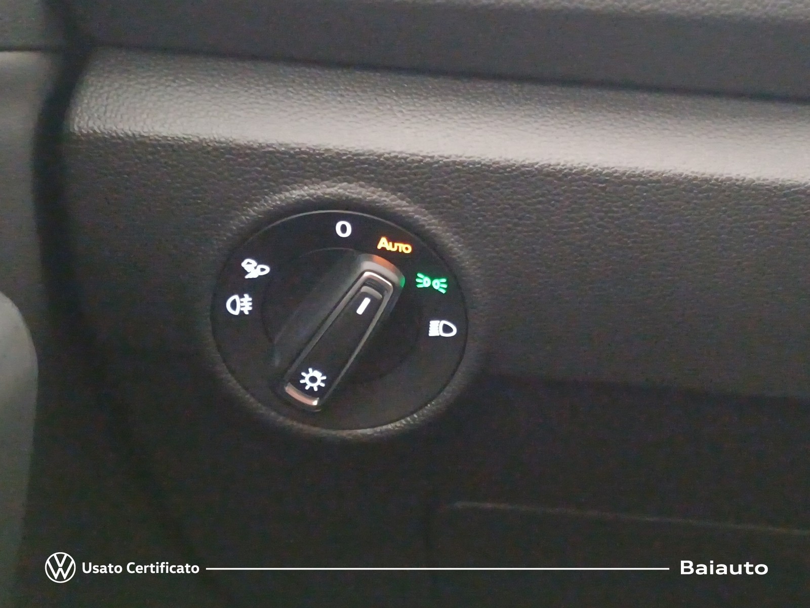 17 - Volkswagen T-Roc 1.0 tsi 115cv style